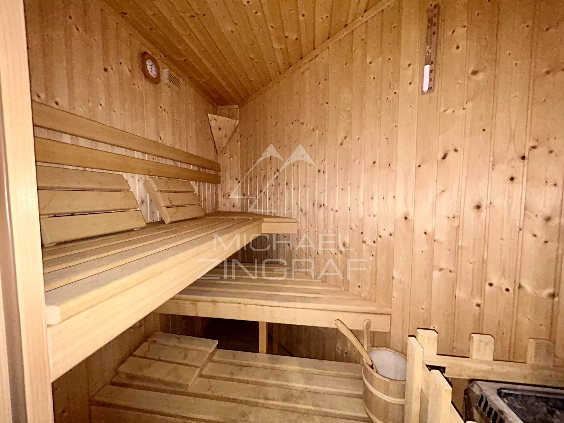 Appartement ensoleillé avec vue sur Rougemont