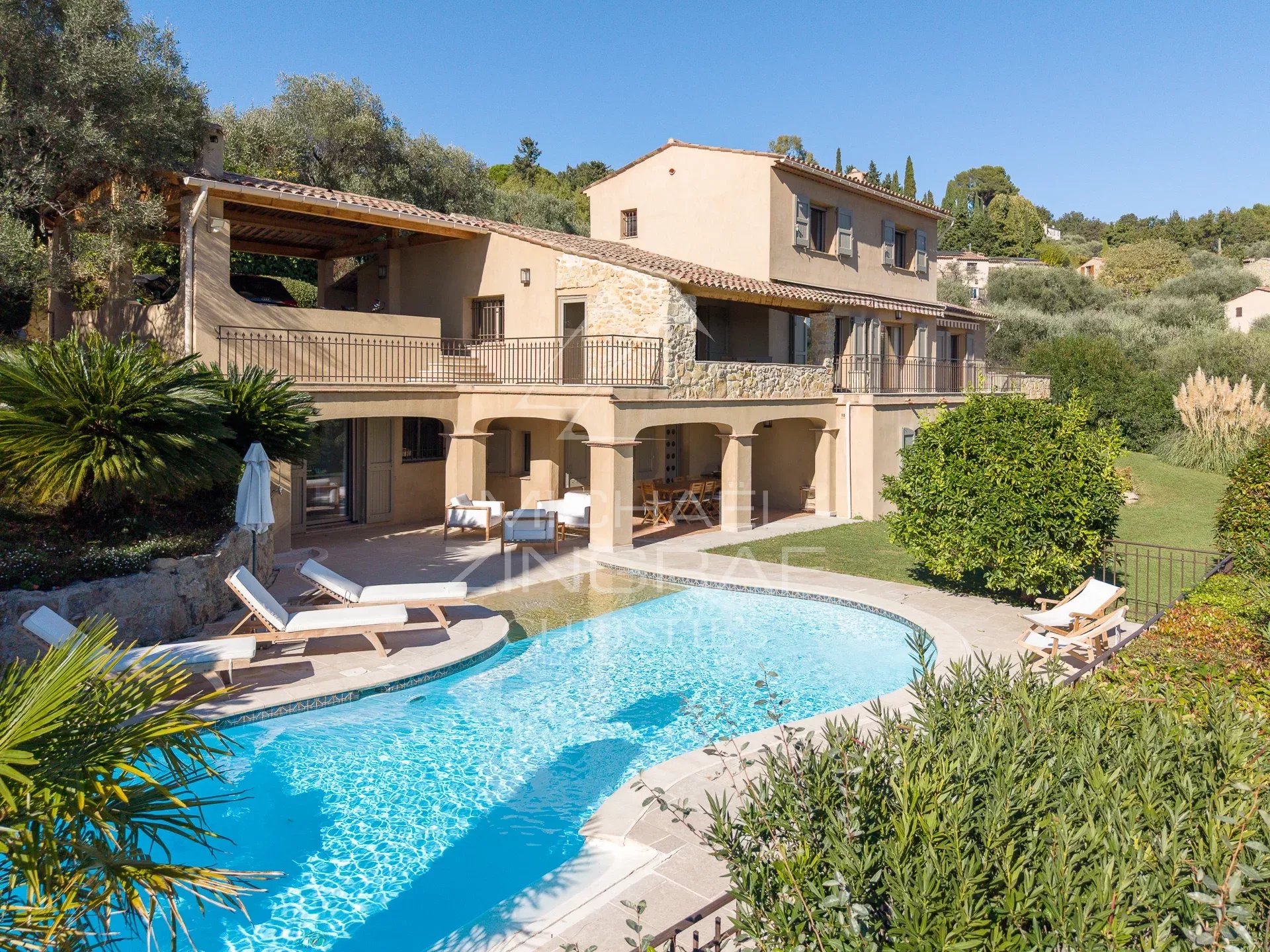 Arrière-Pays Cannois - Villa provençale au calme - 5 chambres