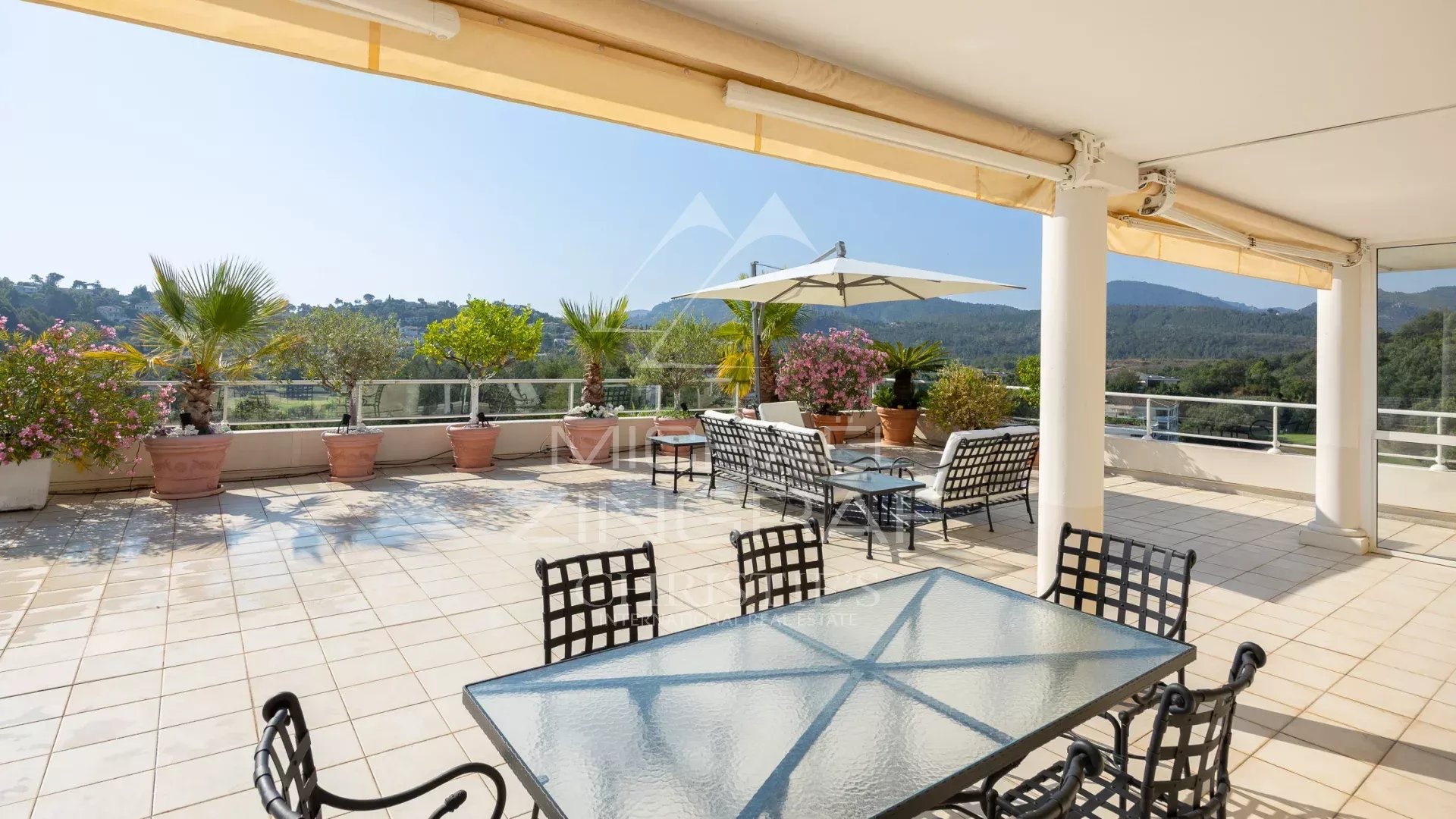 Mandelieu Riviera Golf – Top-Floor Apartment – Close to Cannes