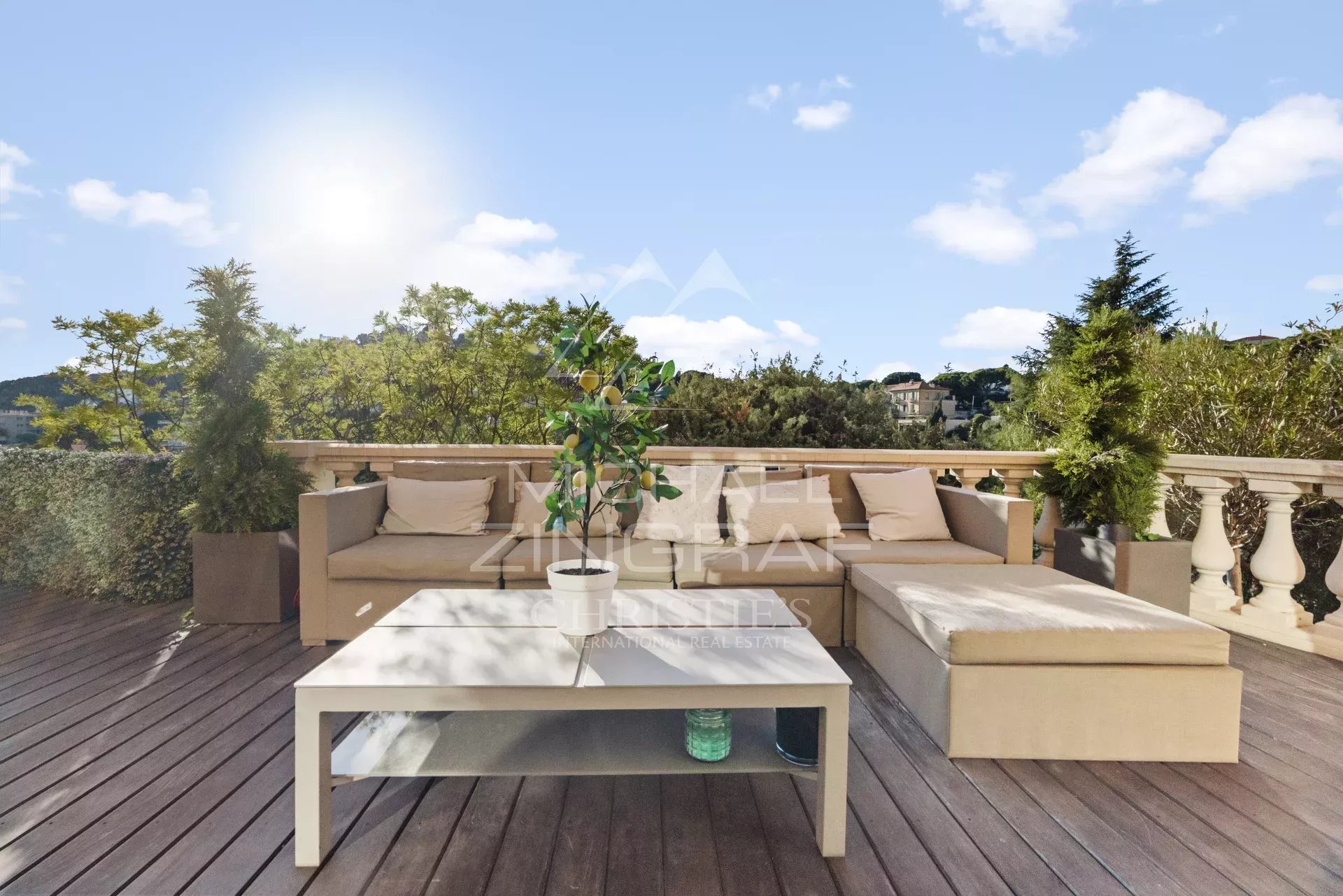 Villefranche-sur-mer Wunderschöne 4-Zimmer-Wohnung – Garten – Garagen