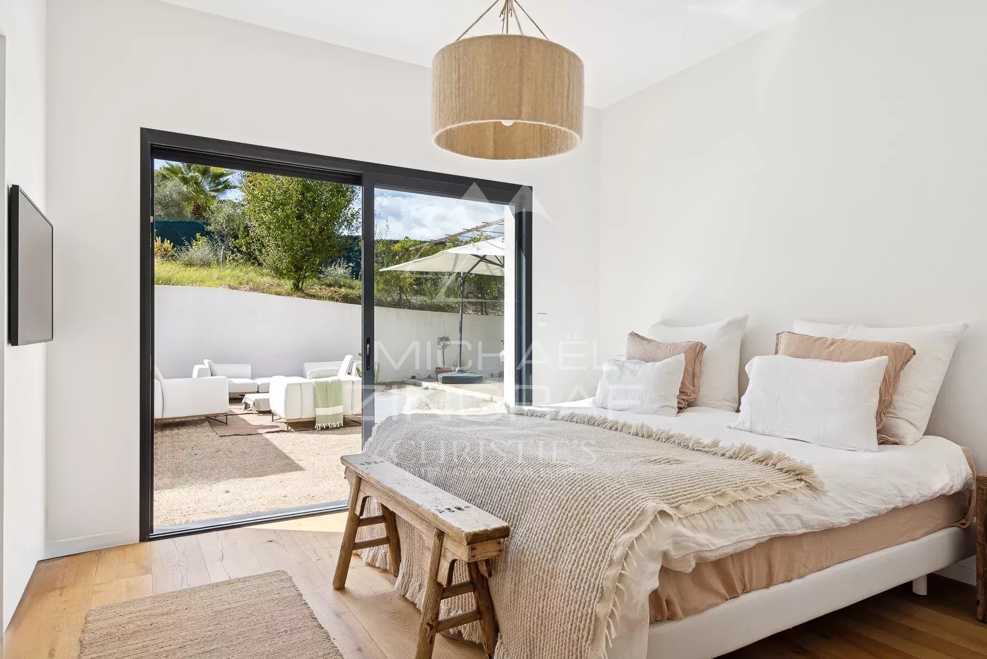 La Colle-sur-Loup: Zeitgenössische Villa mit Blick auf Saint-Paul-de-Vence