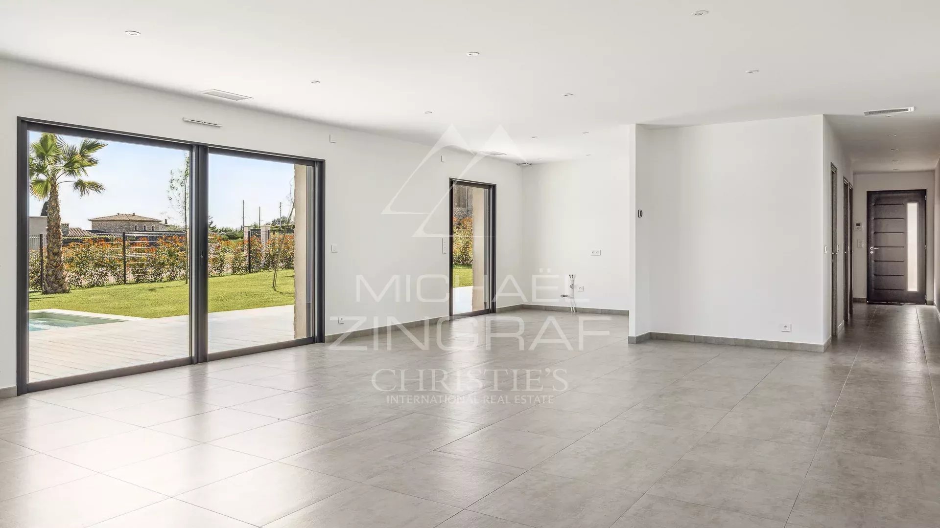 New contemporary villa