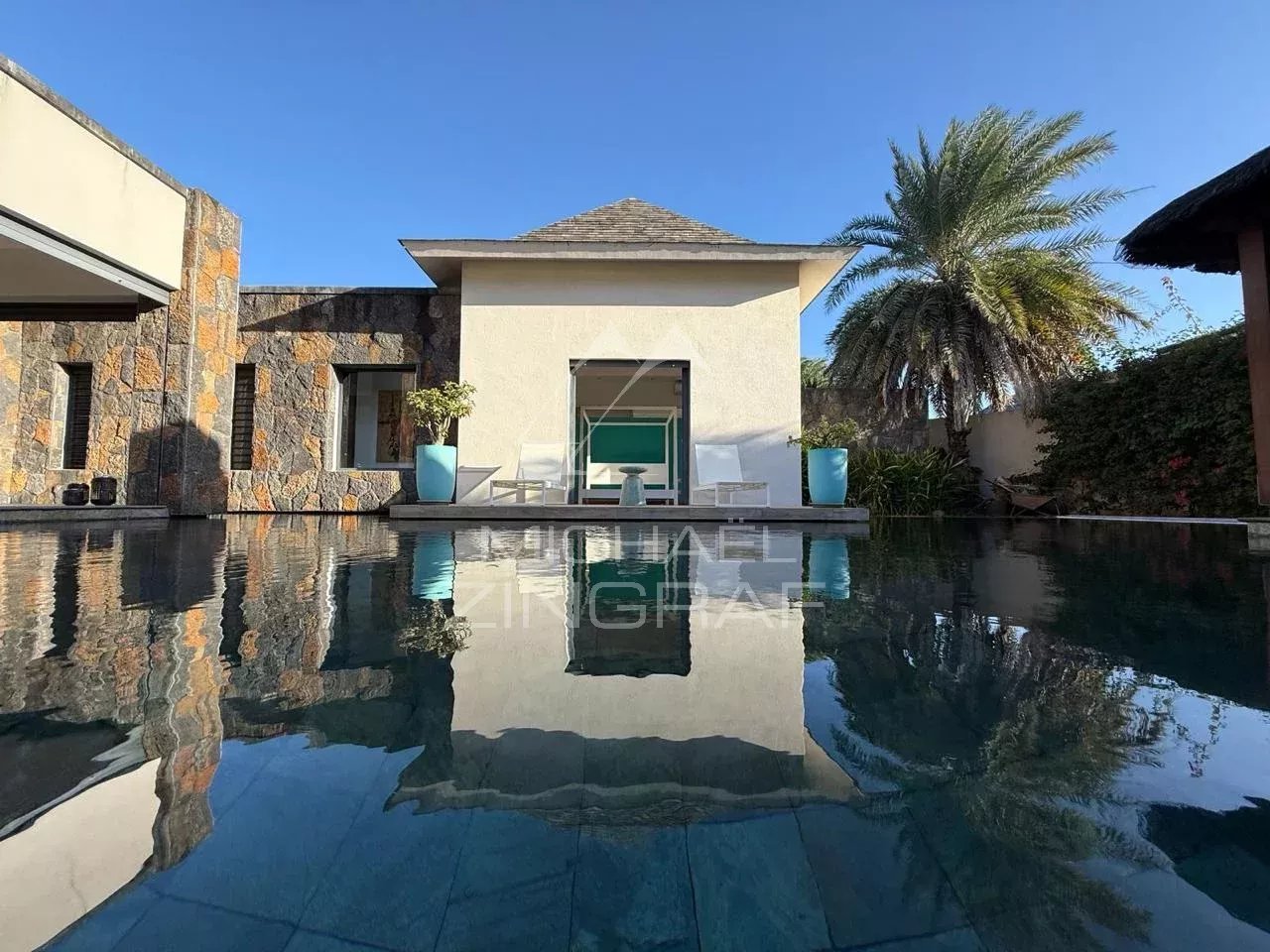 Exklusive Villa in einer Residenz in Pereybere