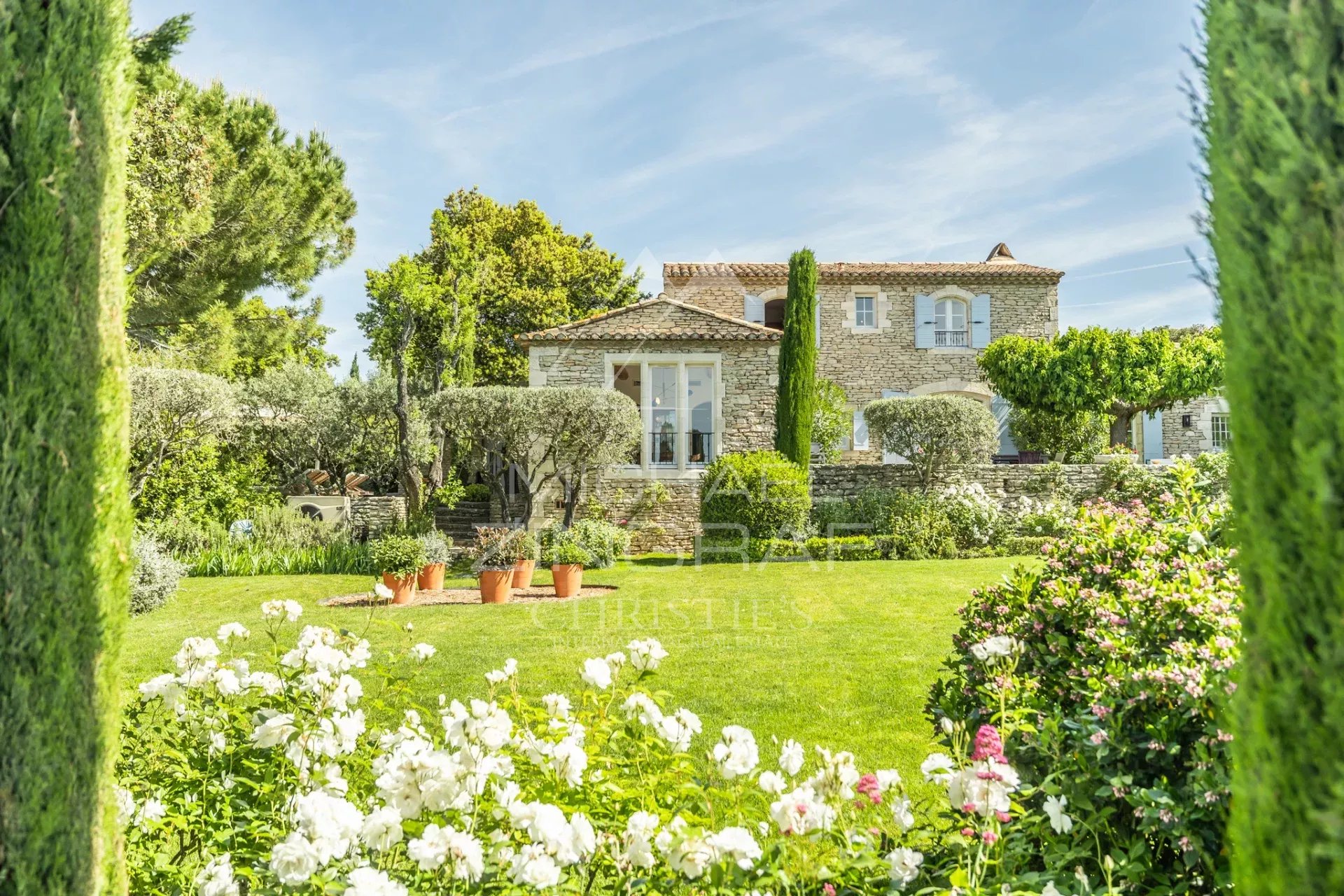 Gordes - Superbe maison en pierres proche du village