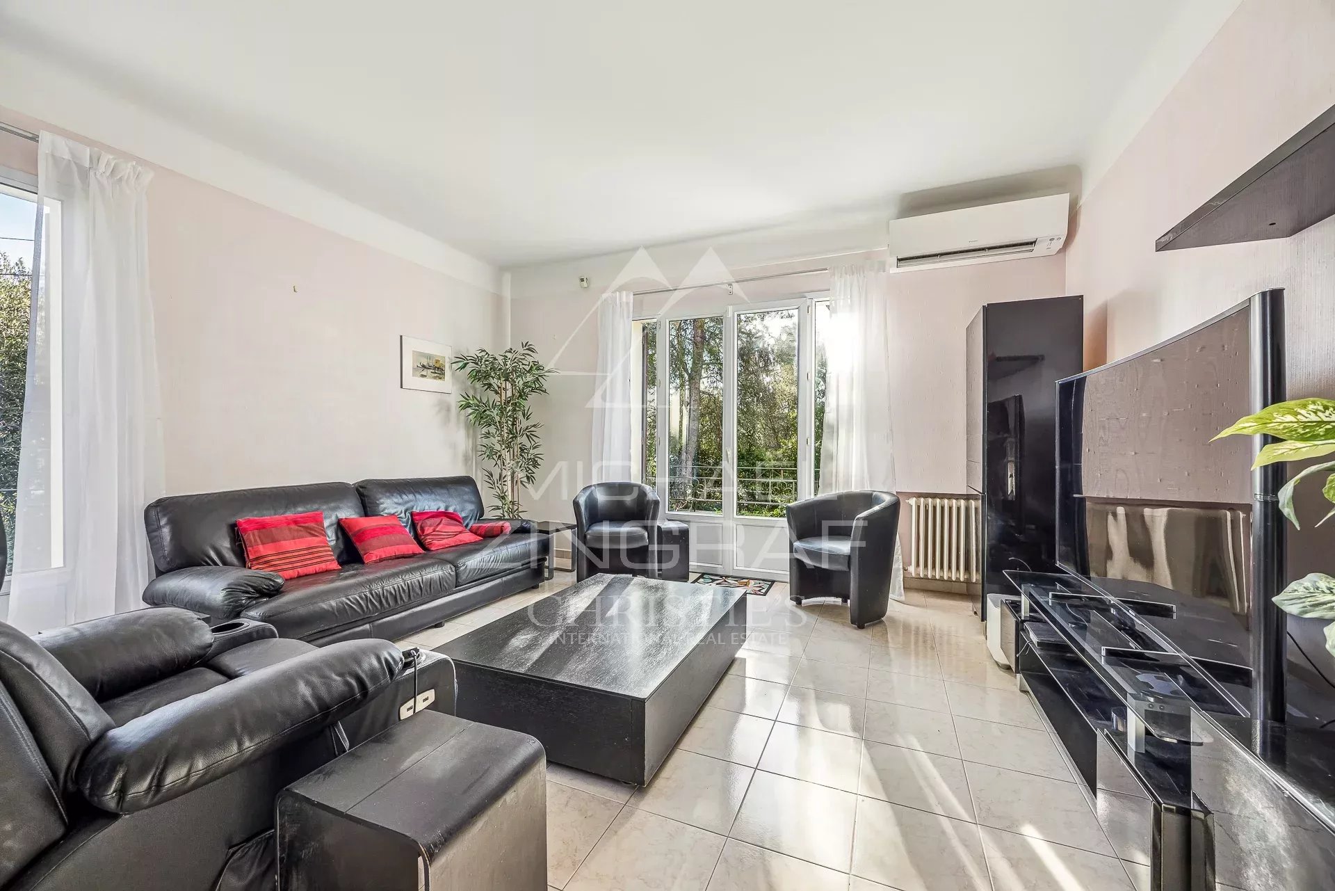 Élégante villa avec jardin bucolique au Cap d’Antibes