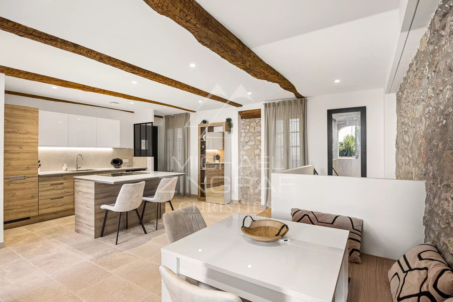 Duplex de charme au cœur du Vieil Antibes