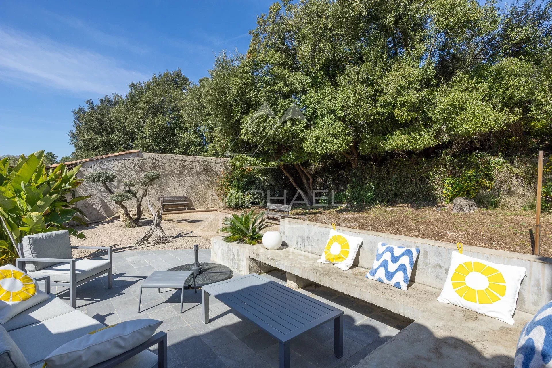 Renovierte Villa in Biot – Beliebte Lage, absolut ruhig, 5 Schlafzimmer, umfassende Ausstattung