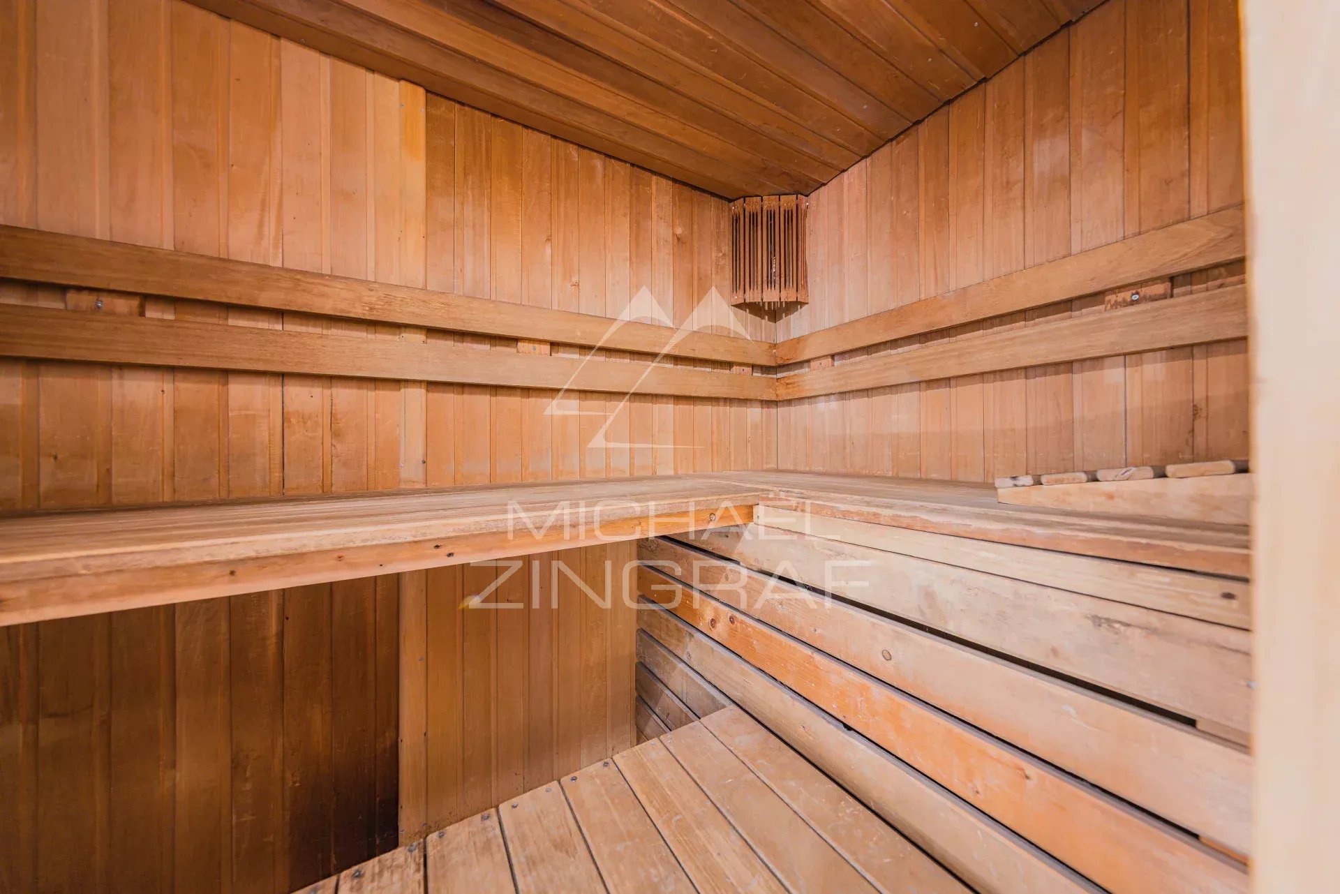 PROCHE PLAGE ARCACHON - VILLA DE 8 PIÈCES AVEC PISCINE