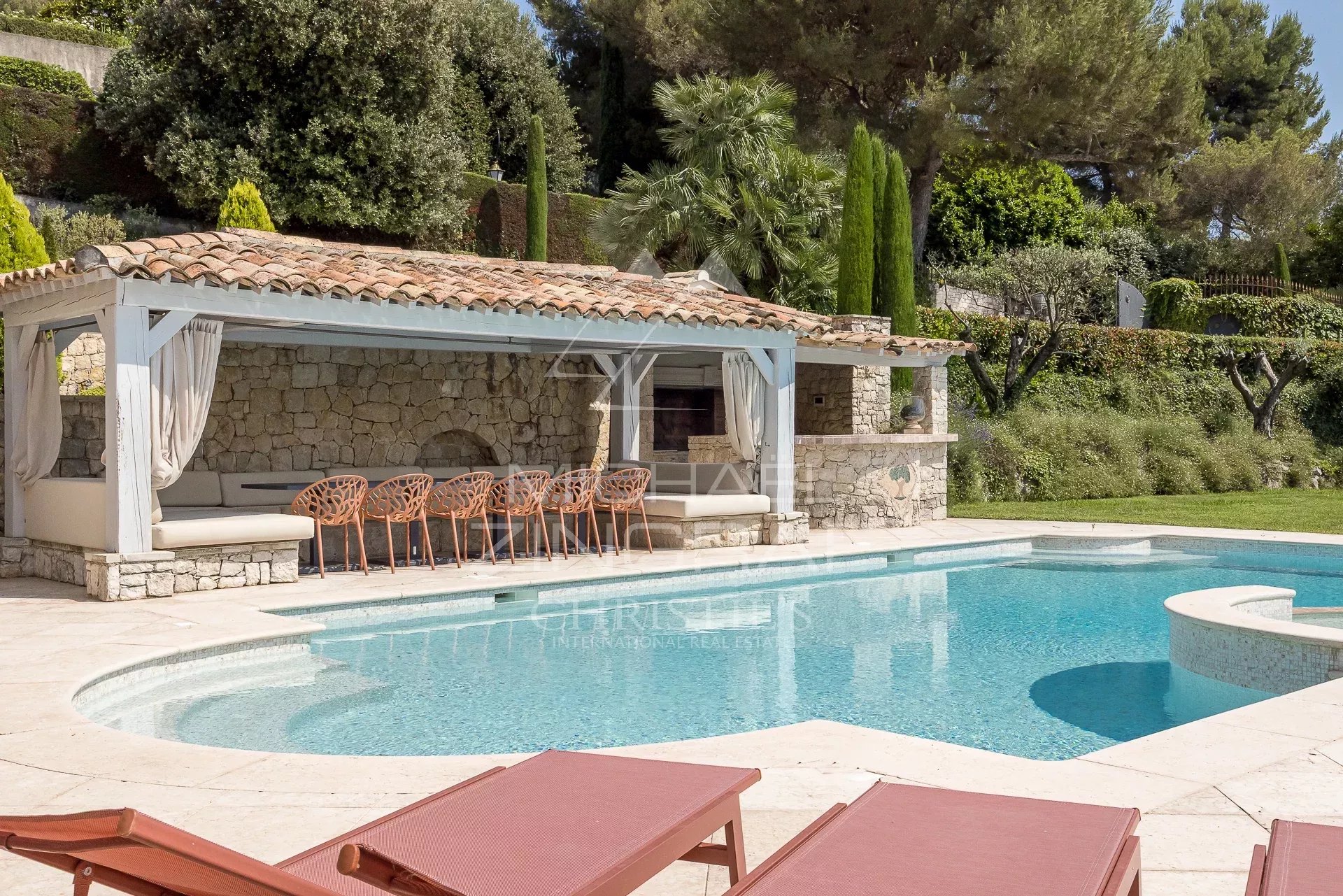 Proche Saint-Paul de Vence - Domaine fermé