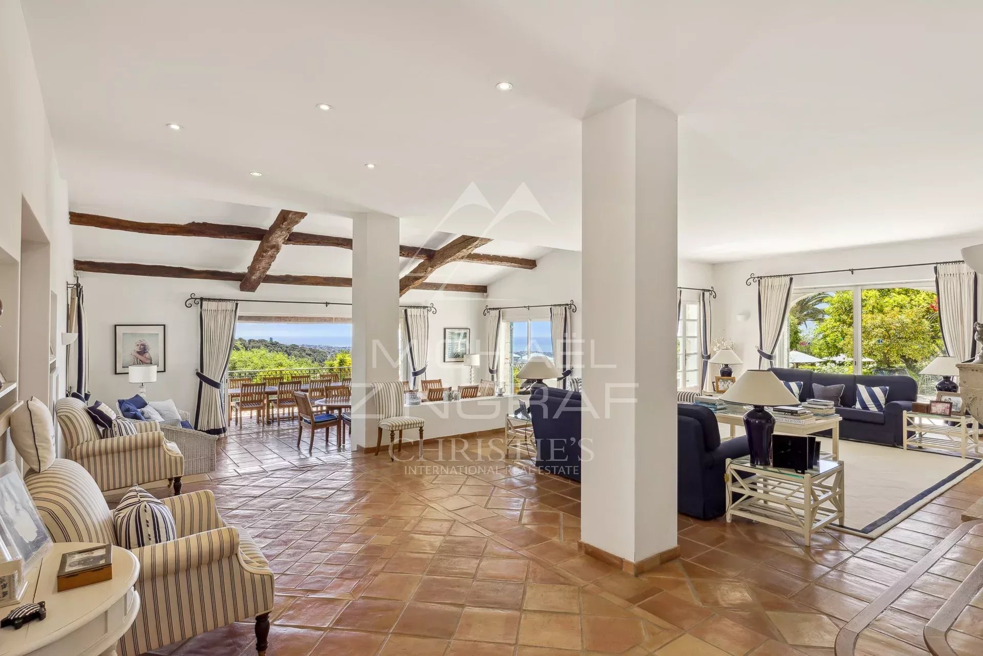 Co-Exclusivité: Propriété d'exception sur 1HA de terrain