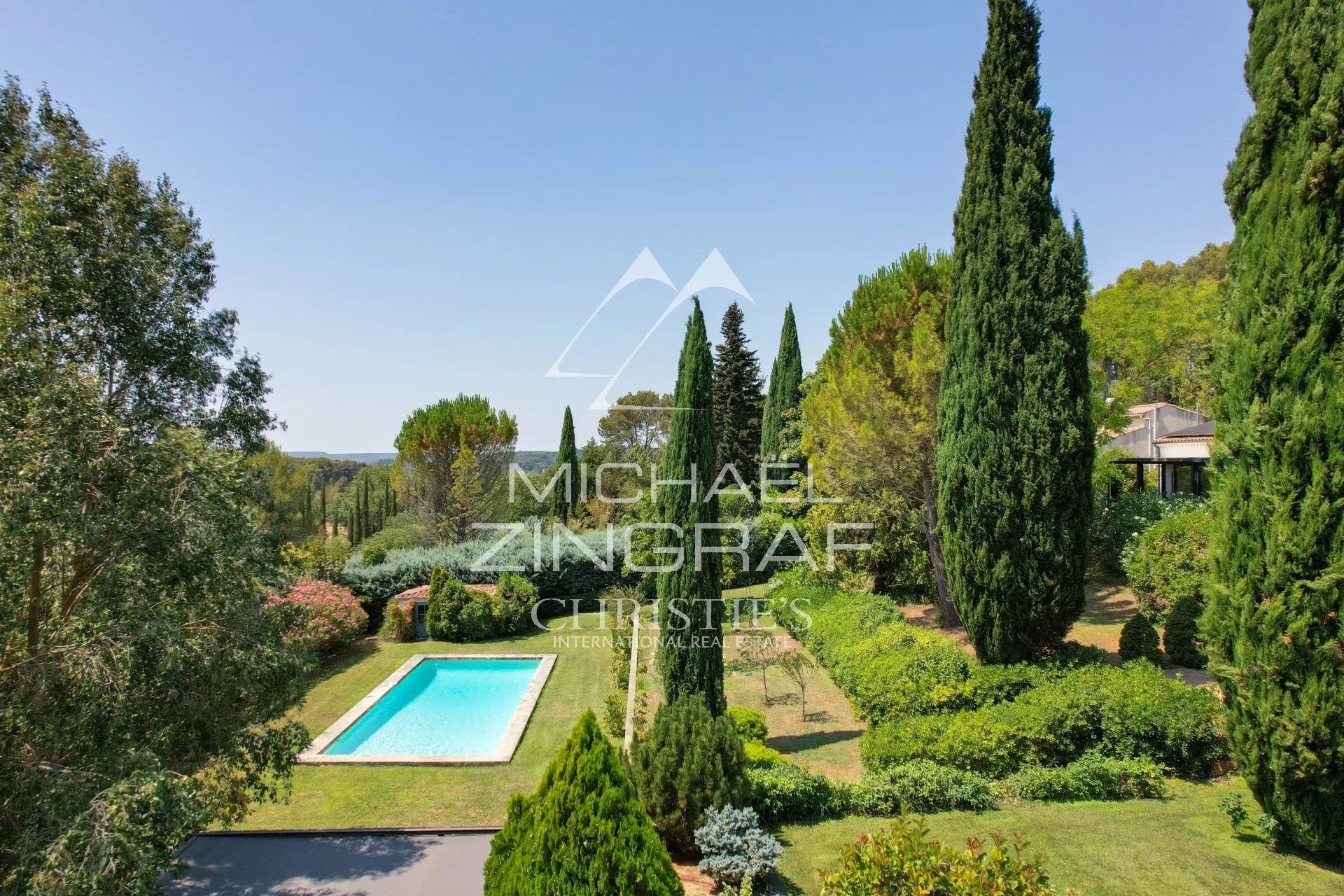 Aix-en-Provence – Anwesen mit Swimmingpool in grüner Umgebung