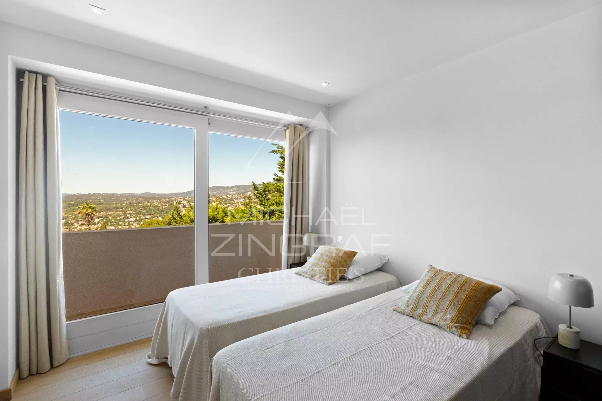 Proche Valbonne - Villa contemporaine avec vue panoramique - 4 chambres