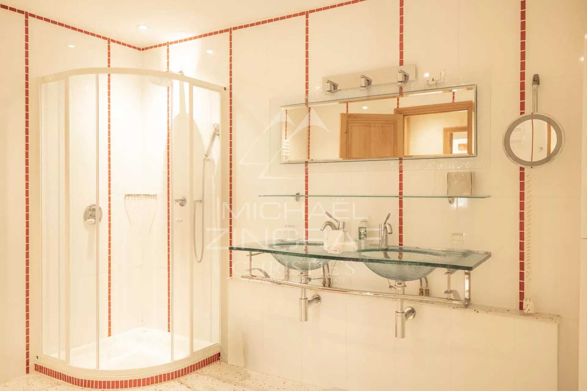 Gordes – Wunderschönes Steinhaus mit Aussicht und Pool, nur wenige Schritte vom Dorfzentrum entfernt