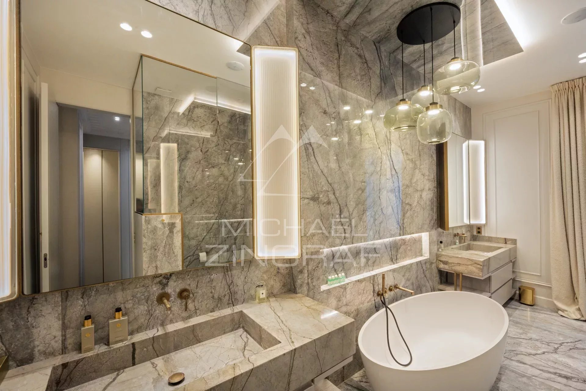 À Vendre - 3 suites- Parfait Etat- Clim - Place du Costa Rica / Albnoni