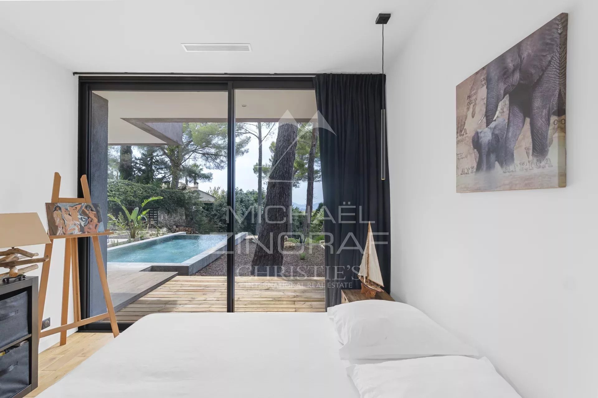 Elegant Contemporary Villa – Panoramic Views