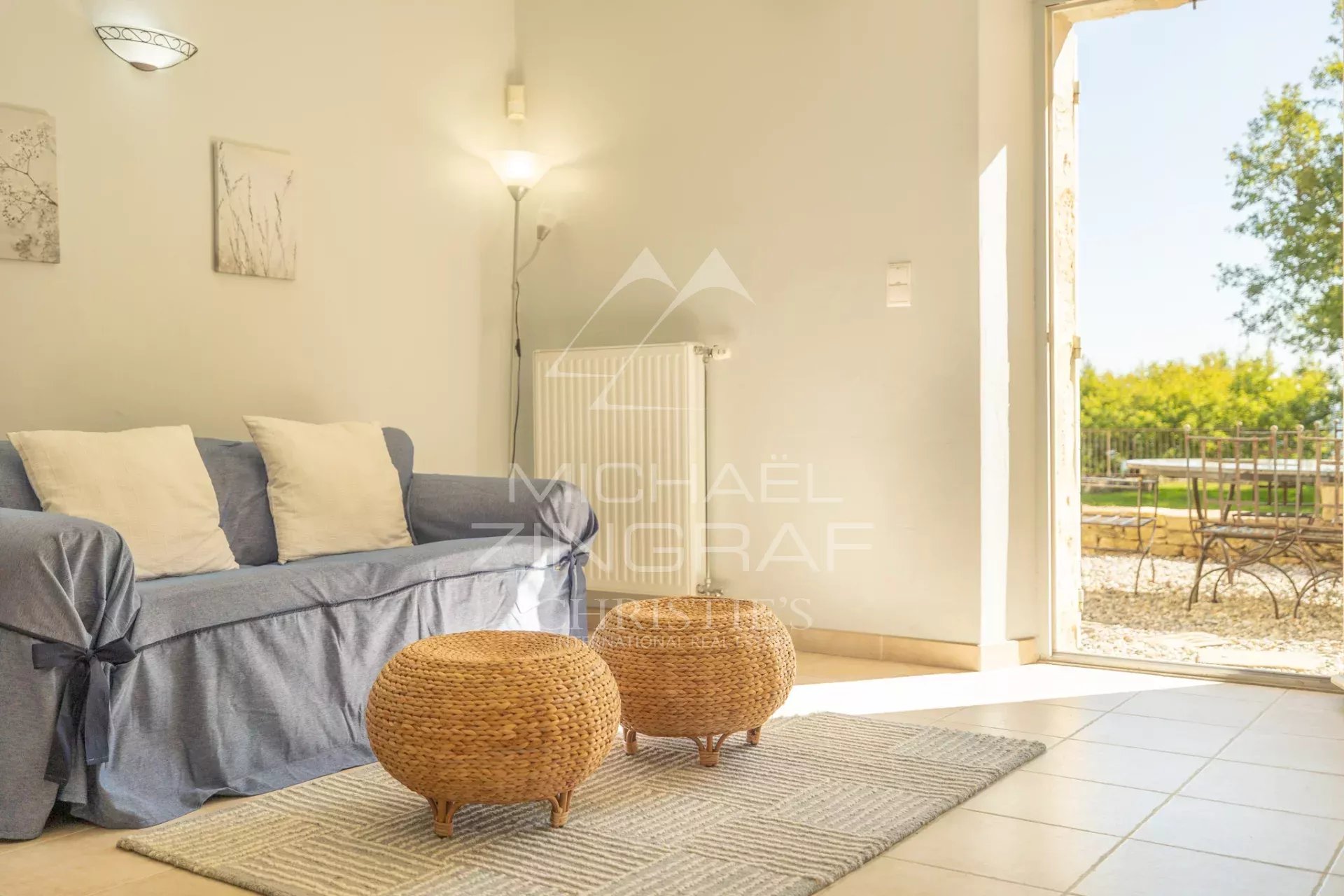 Gordes – Wunderschönes Steinhaus mit Aussicht und Pool, nur wenige Schritte vom Dorfzentrum entfernt