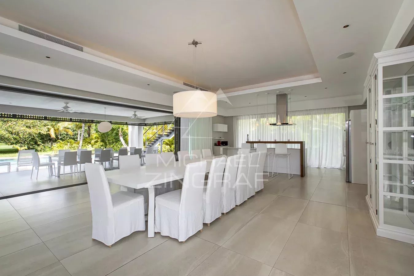 Außergewöhnliche Villa im Herzen des Wohnviertels The Gardens