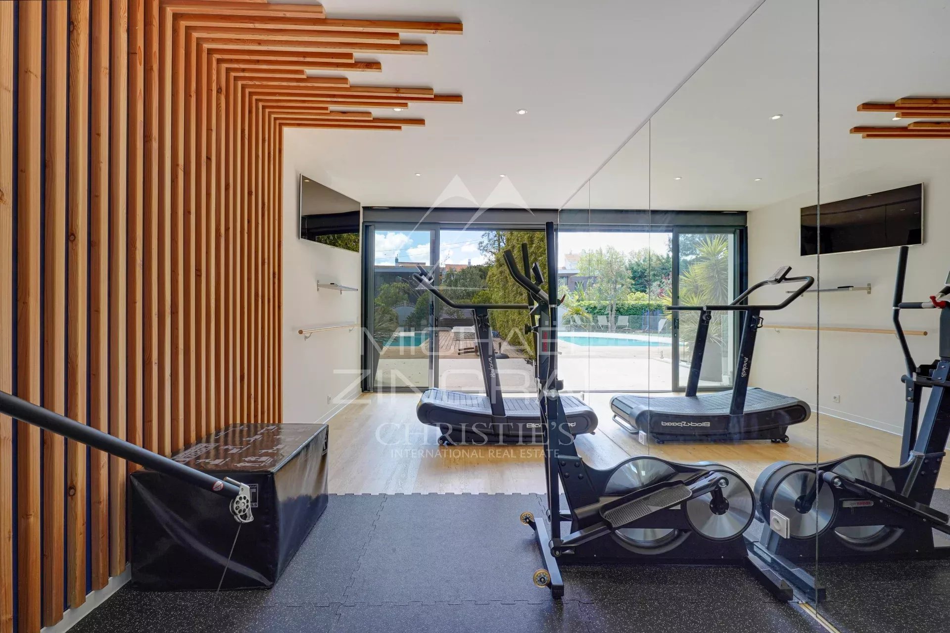 Domaine exclusif - belle villa contemporaine proche de la plage