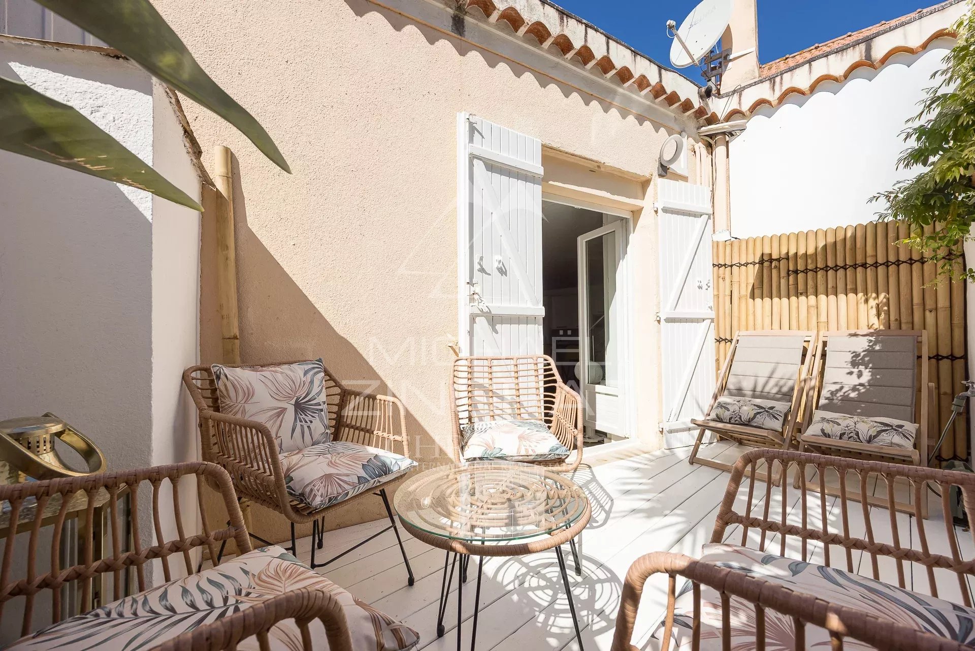 Élégant appartement rénové avec jardin et garage au cœur du Cap d’Antibes