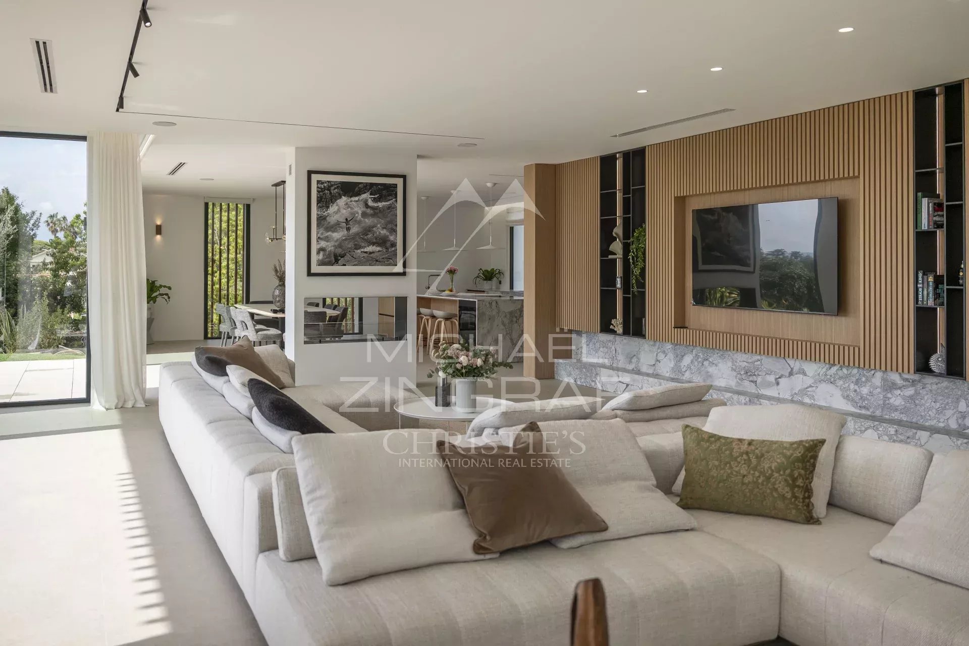 Villa contemporaine d’exception - versant ouest du Cap d’Antibes, à deux pas de l’Hôtel du Cap-Eden-Roc