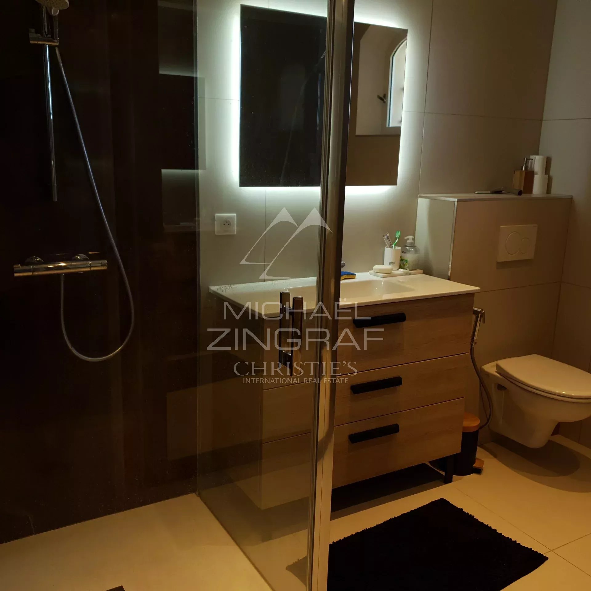 Villa rénovée - proche Cannes - Position dominante