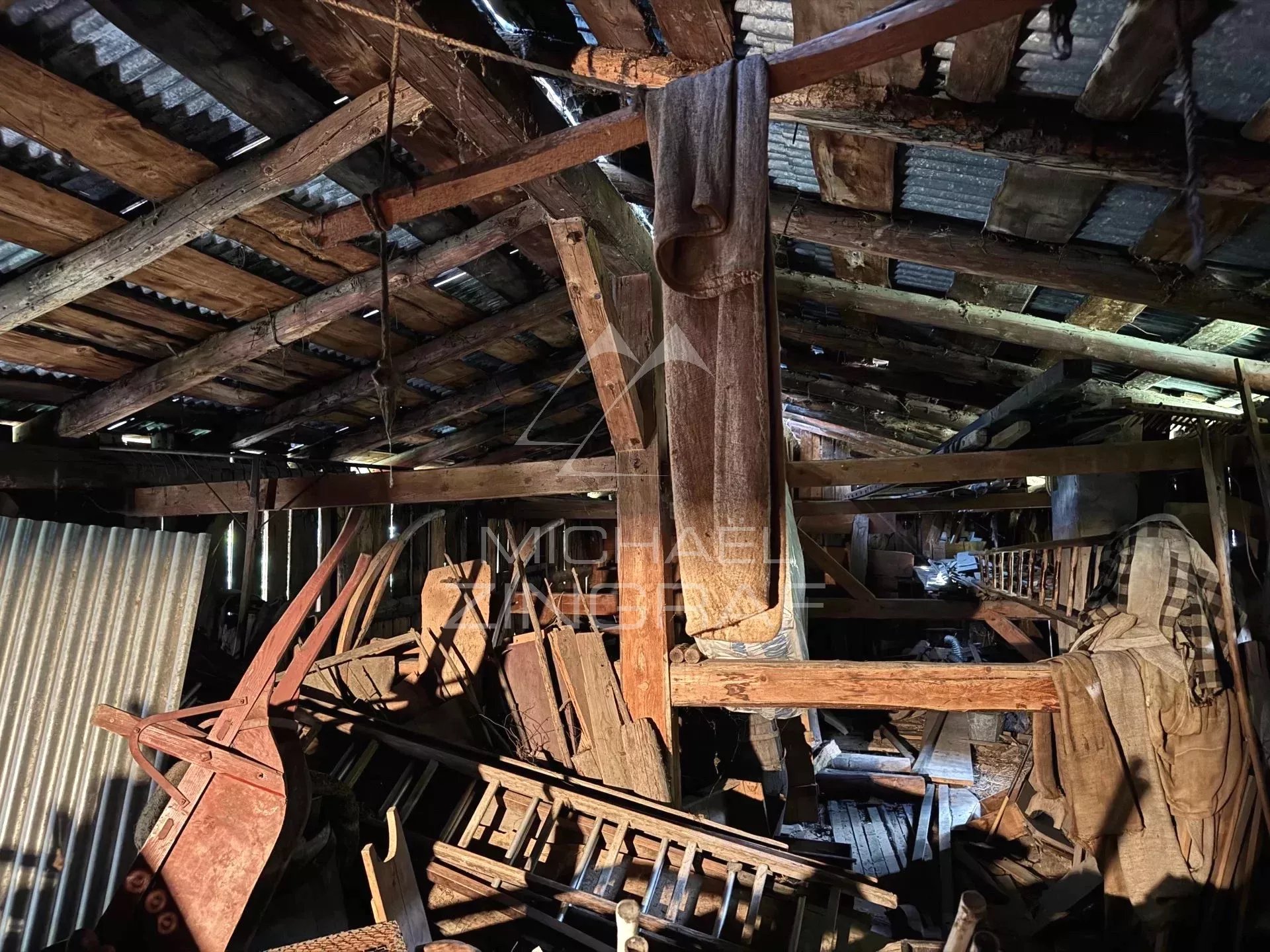 Petite ferme ancienne à rénover au coeur du village de Praz-Sur-Arly