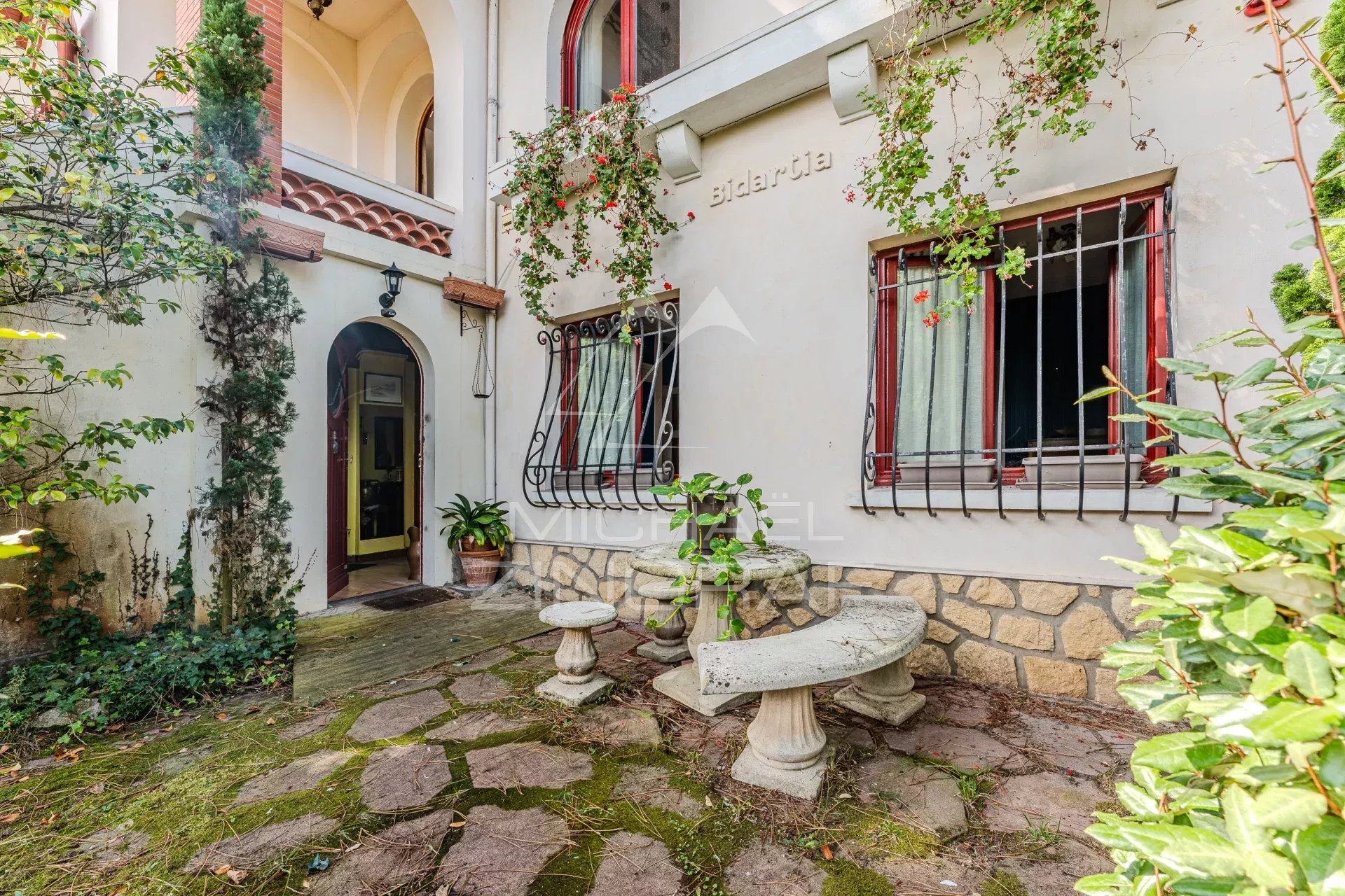 Abatilles - Charmante Maison de Caractère à Rénover