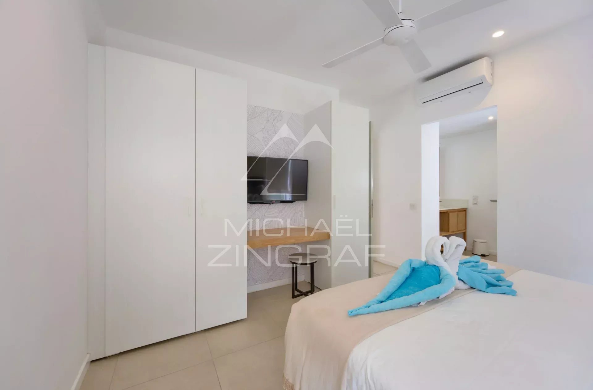 Élégant Appartement de 3 Chambres dans une Résidence Sécurisée à Pointe aux Canonniers