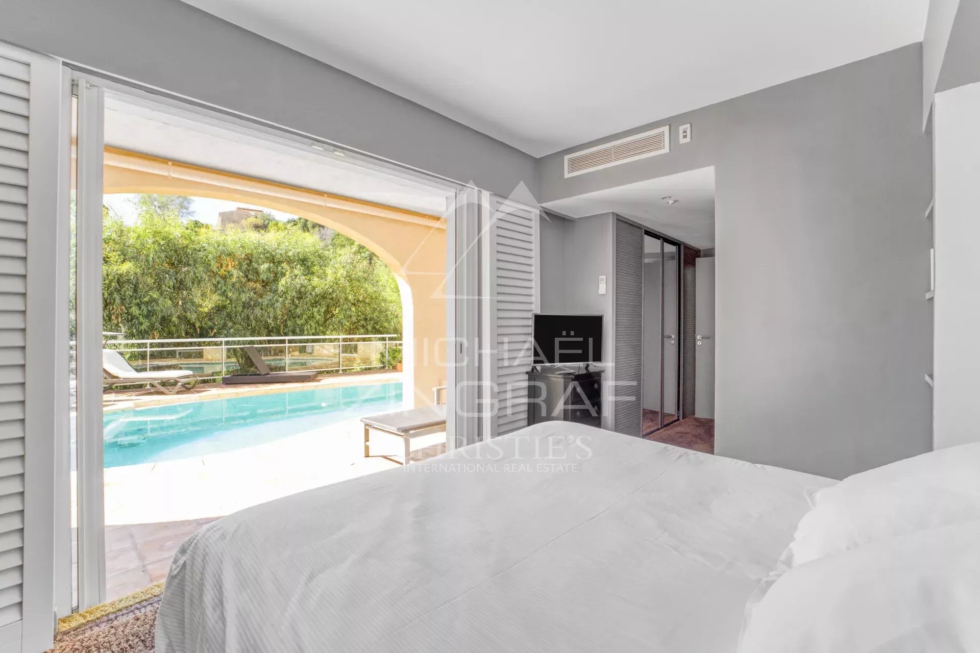 Elegantes Anwesen auf den Anhöhen