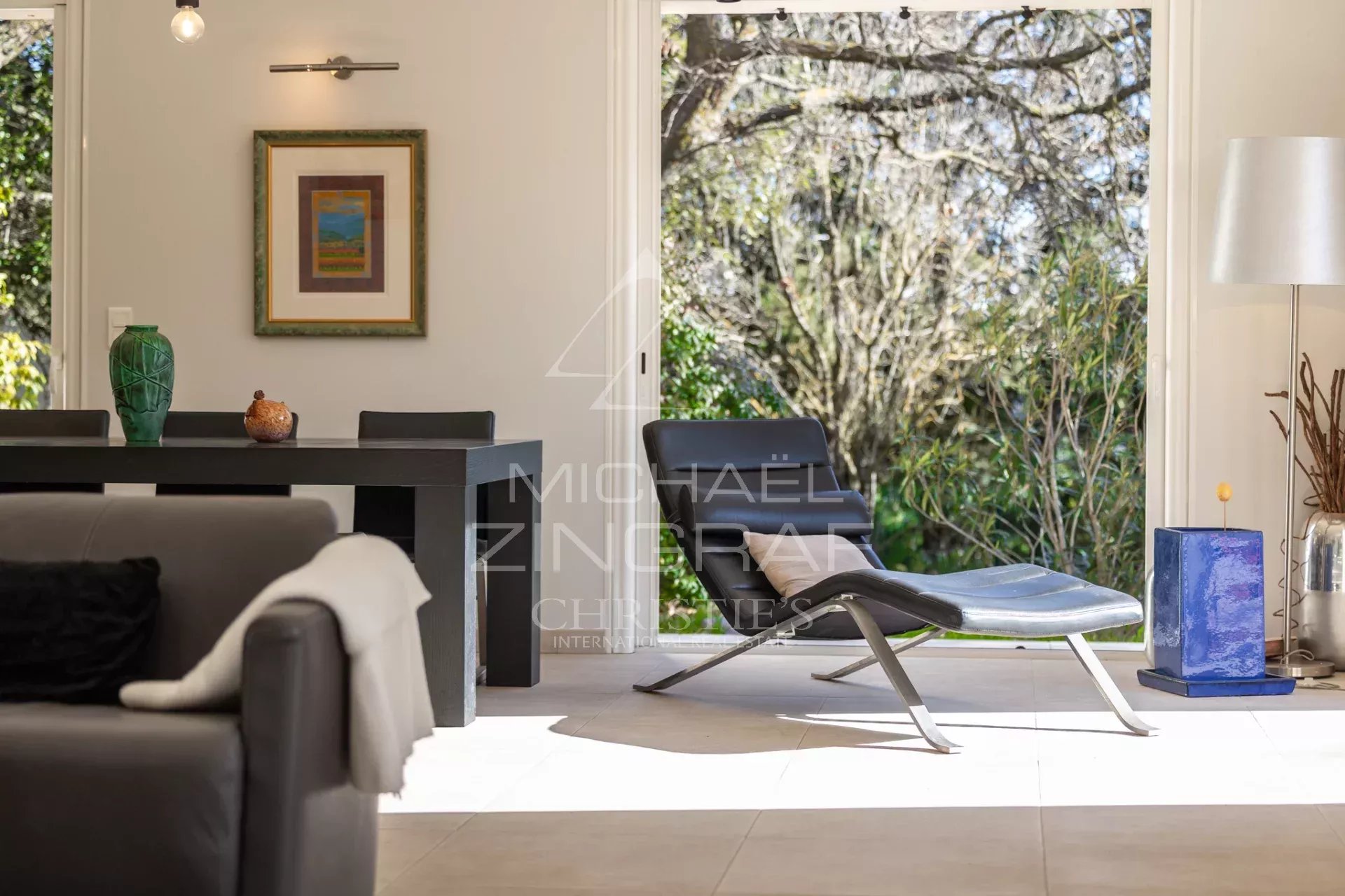 Cabrières-d'Avignon – Schönes Haus mit bewaldetem Grundstück und Swimmingpool in der Nähe des Dorfes