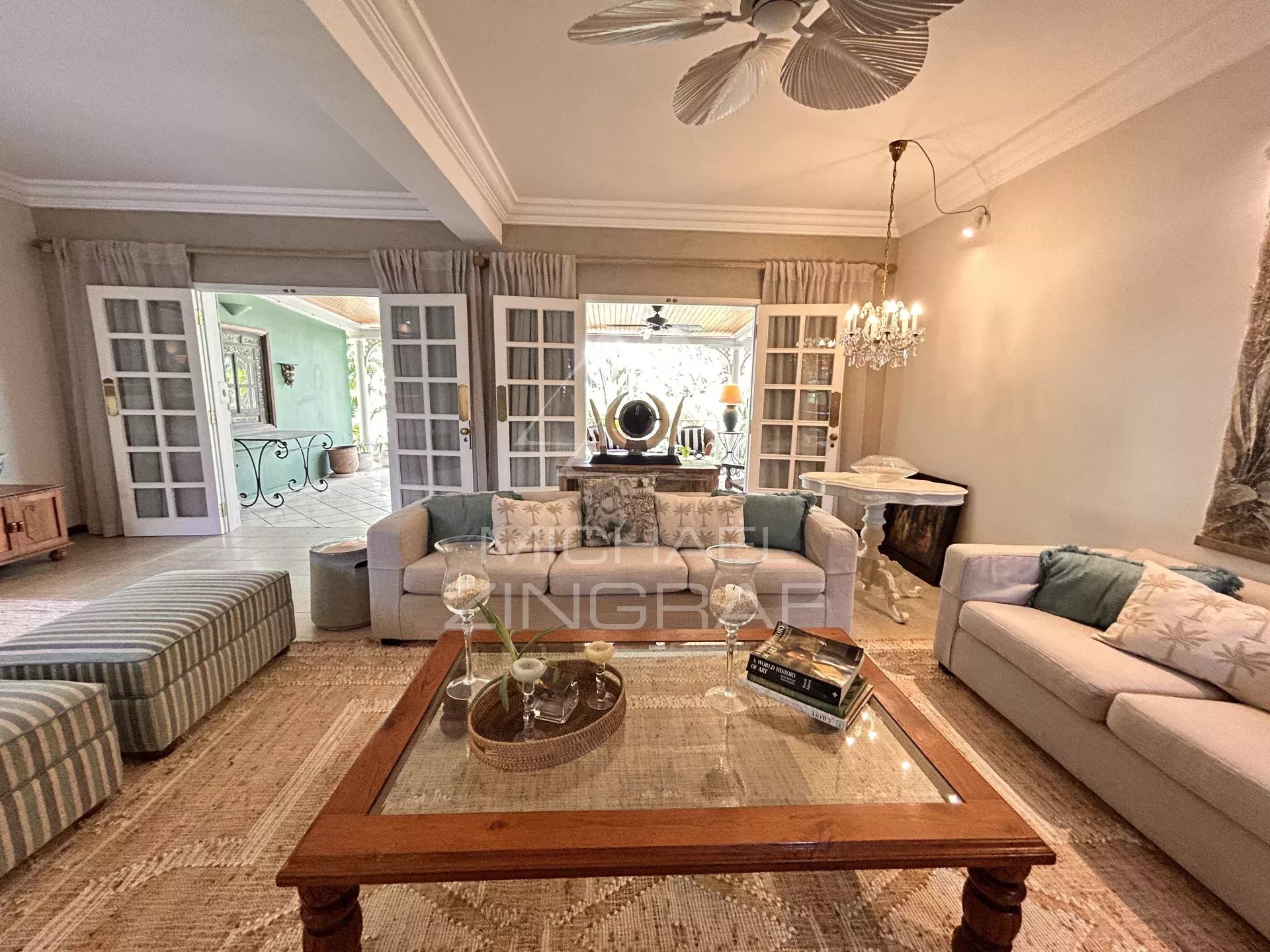 Colonial-Style Villa in Pointe aux Canonniers