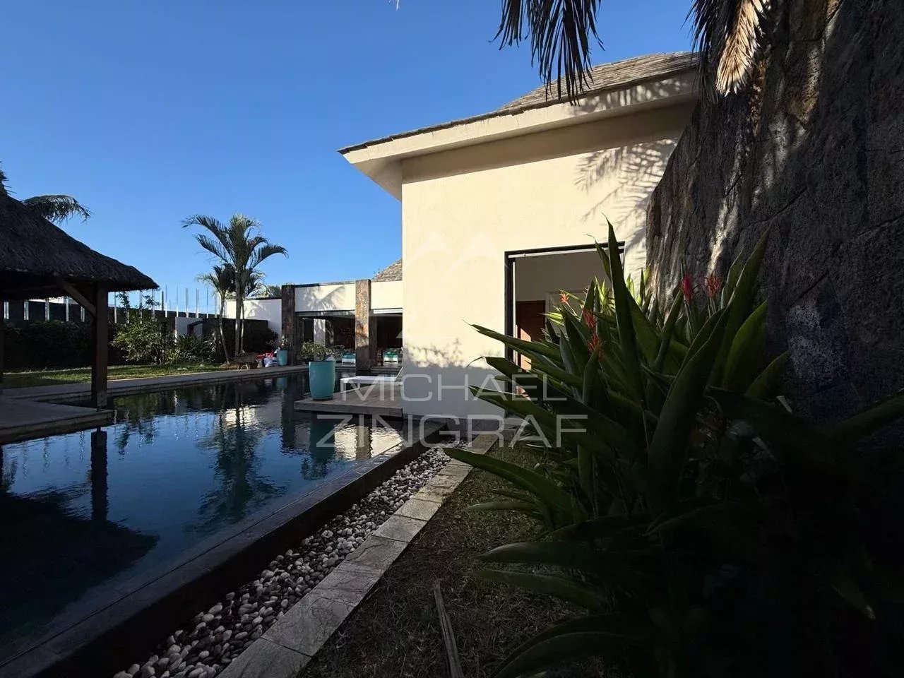 Exklusive Villa in einer Residenz in Pereybere