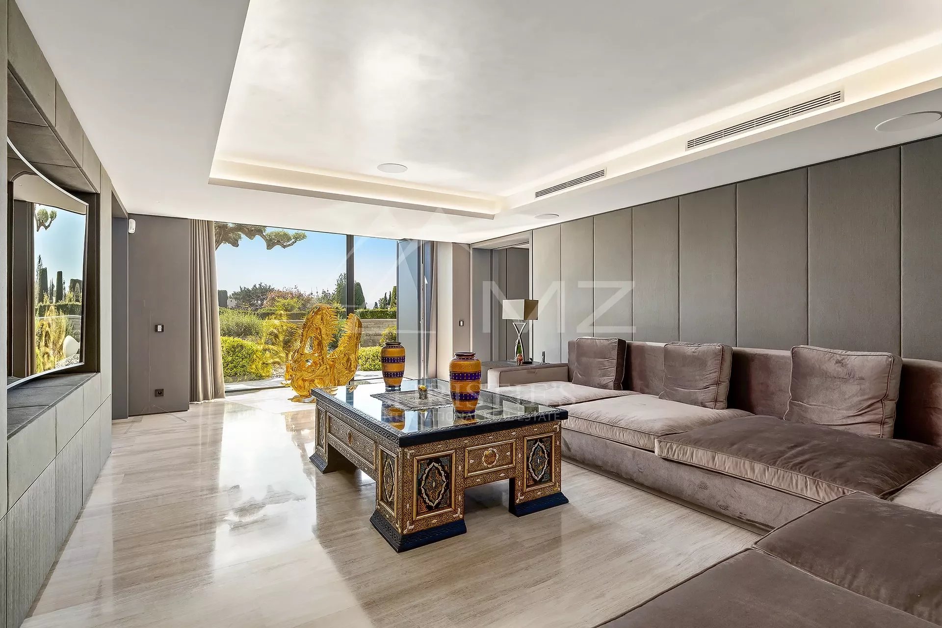 Villa contemporaine neuve aux prestations luxueuses