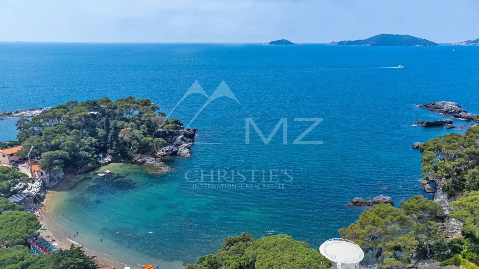 Elegant modern villa with large windows and sea view over the Gulf of Poets in Fiascherino, Lerici