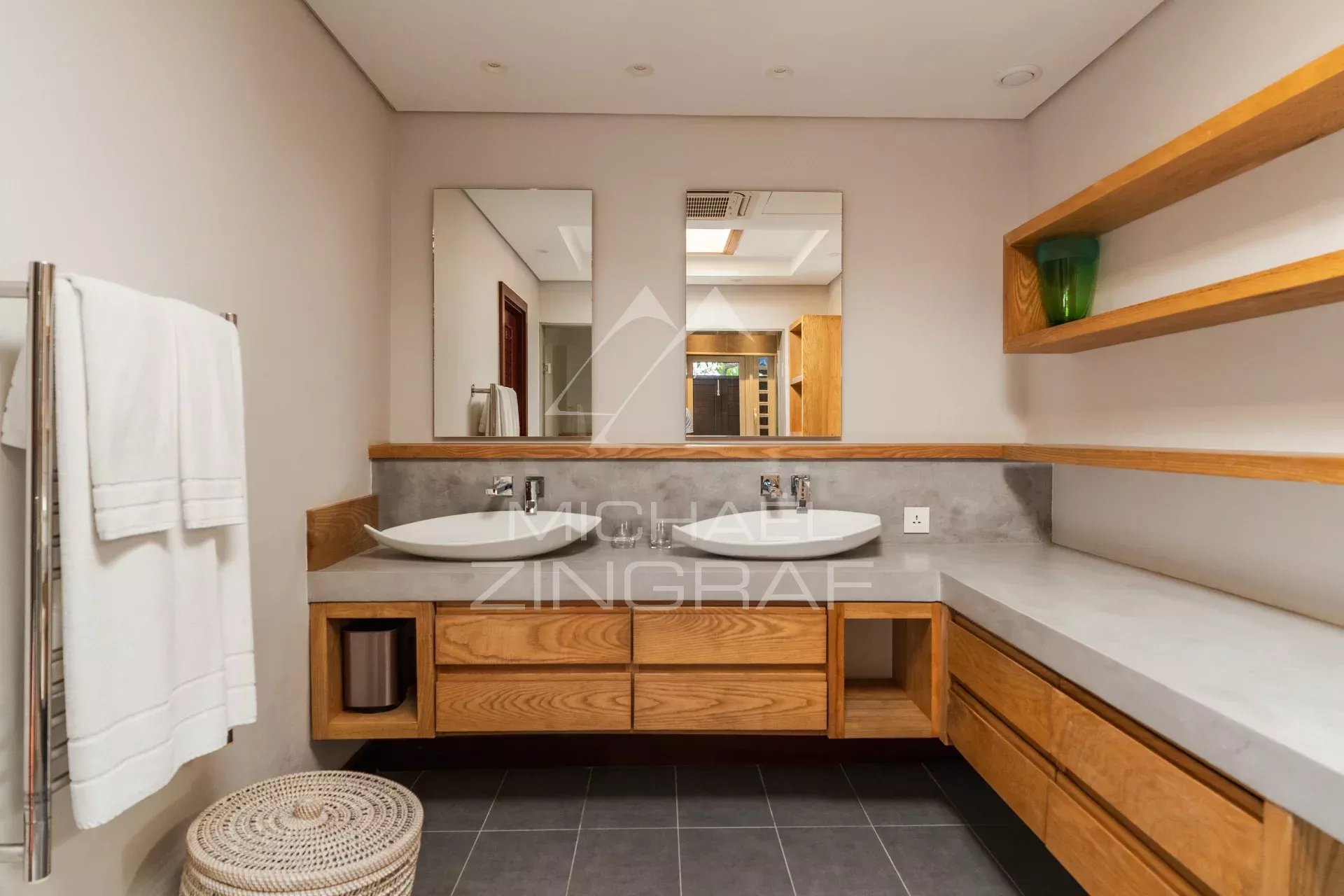 Villa d’exception avec vue panoramique sur l’océan à Valriche