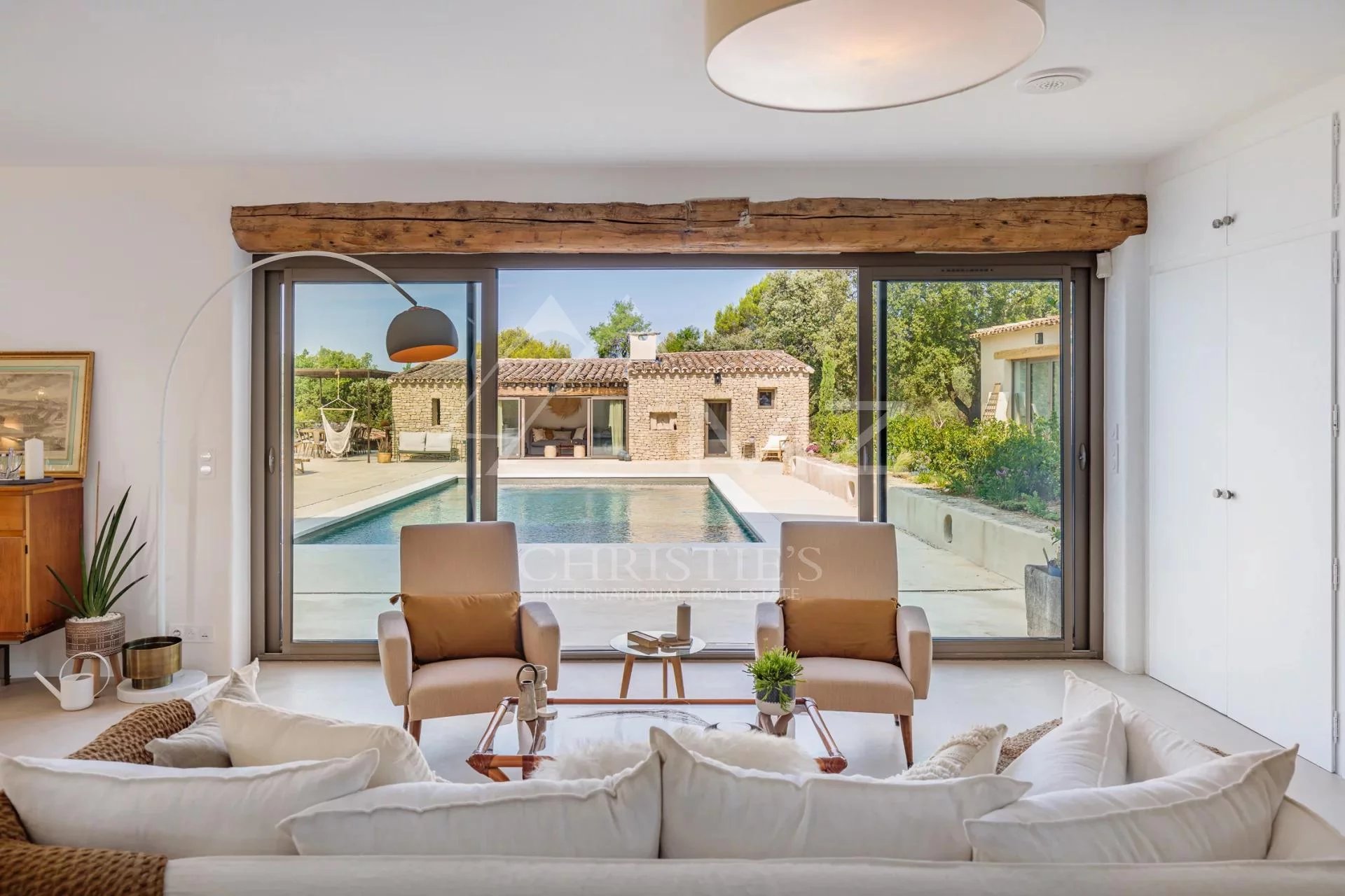 Gordes - Refined property with panoramic views