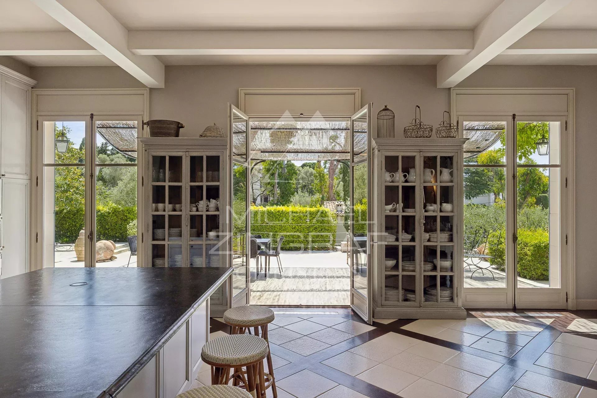 La Ferme Blanche – Domaine d’exception au cœur du Cap d’Antibes