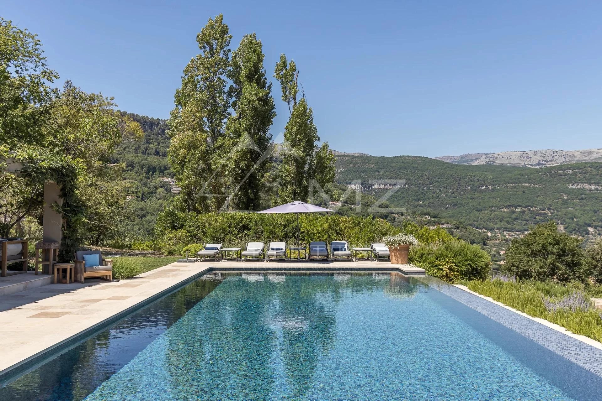 Cannes Countryside - Renovated property with fantastic panoramic views