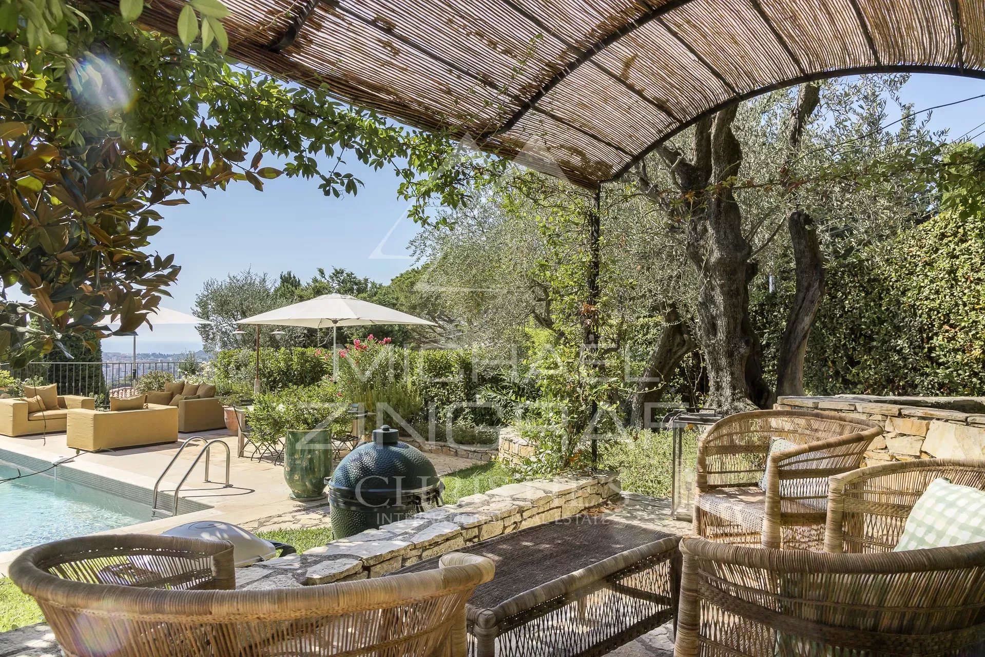 Walking distance to the village, charming villa with panoramic sea views