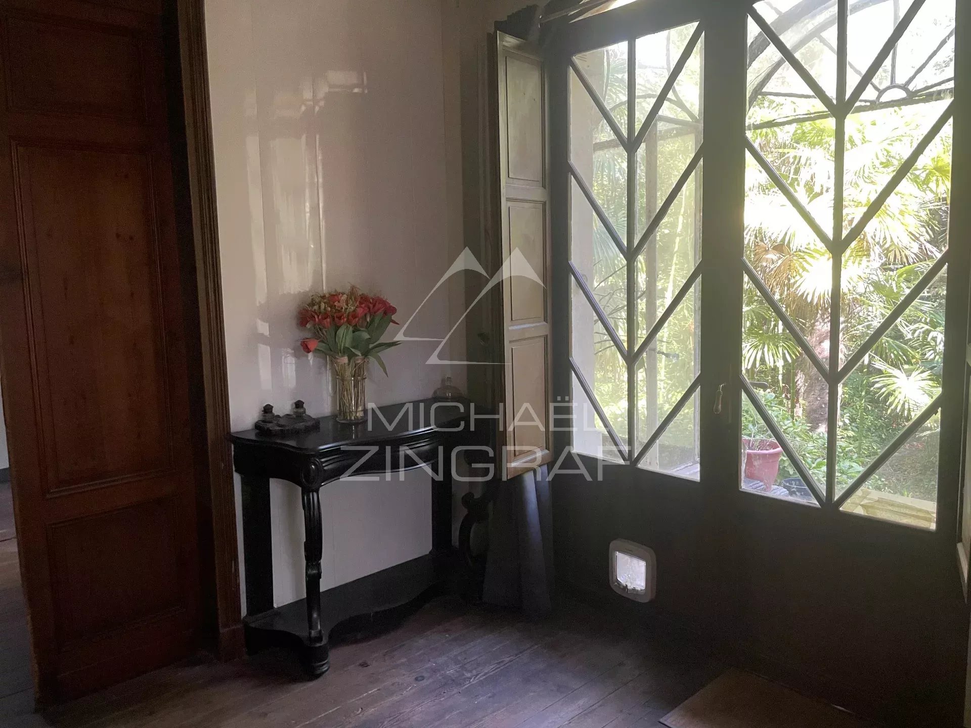 Maison Emblématique à rénover dans le quartier prisé de la ville de Printemps