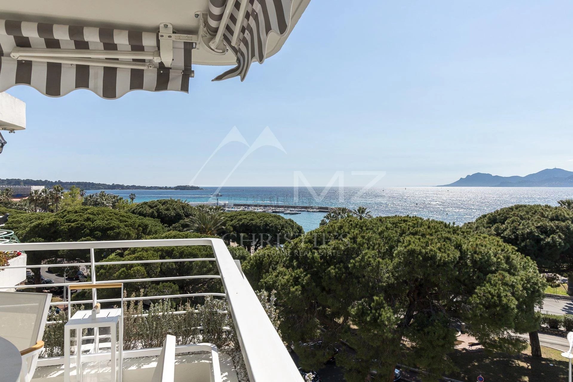 Cannes Croisette - Palm Beach - 4p fully renovated - Panoramic sea view.
