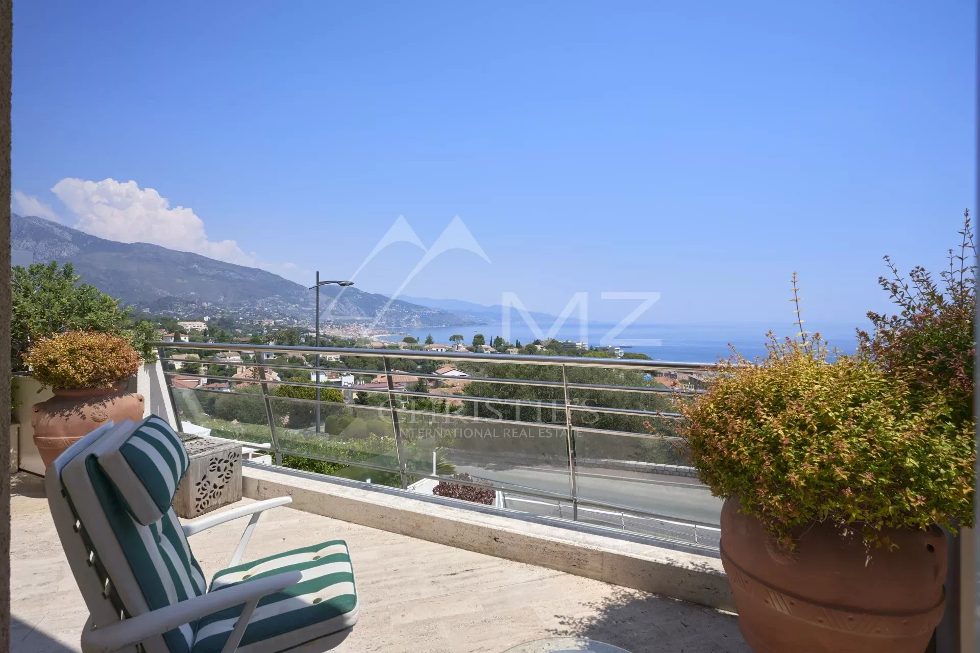 BEAUTIFUL 2 ROOM APARTMENT WITH PANORAMIC SEA VIEW