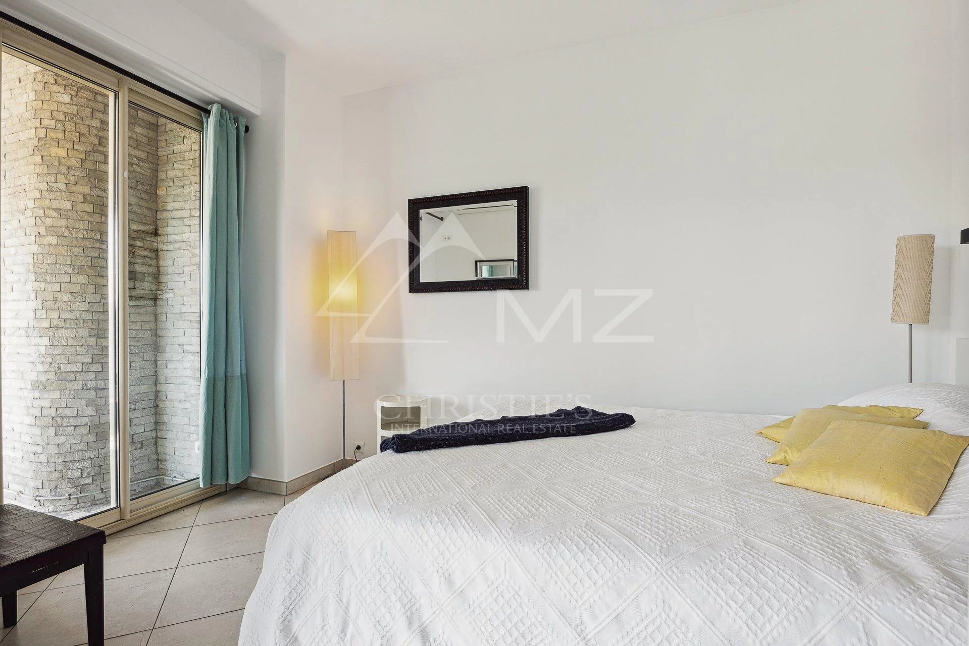 Cannes Croisette - Palm Beach - Appartement 2 pièces rénové vue mer