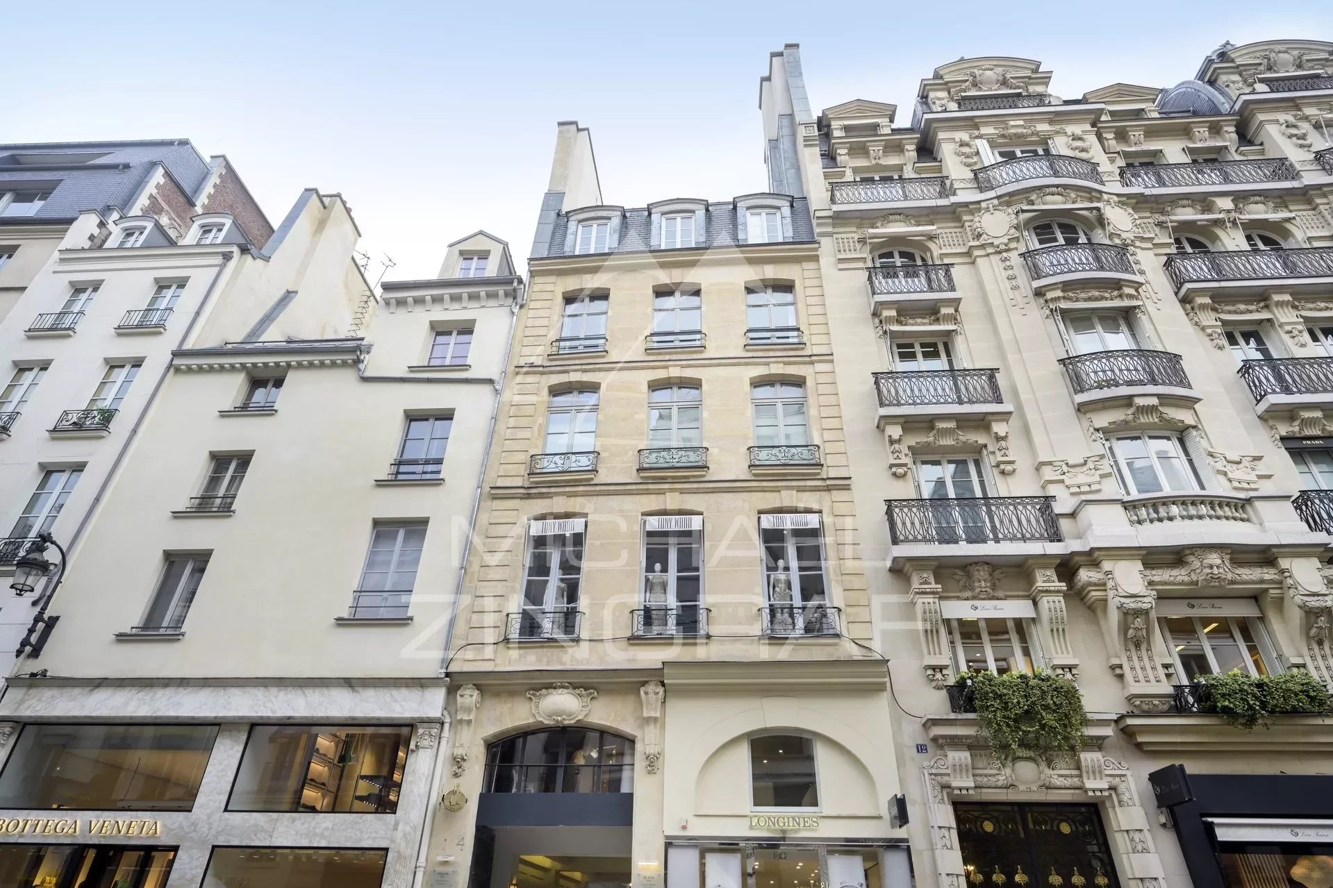 Sale apartment Paris 8ème - Luxurious pied à terre - Rue du faubourg Saint Honoré