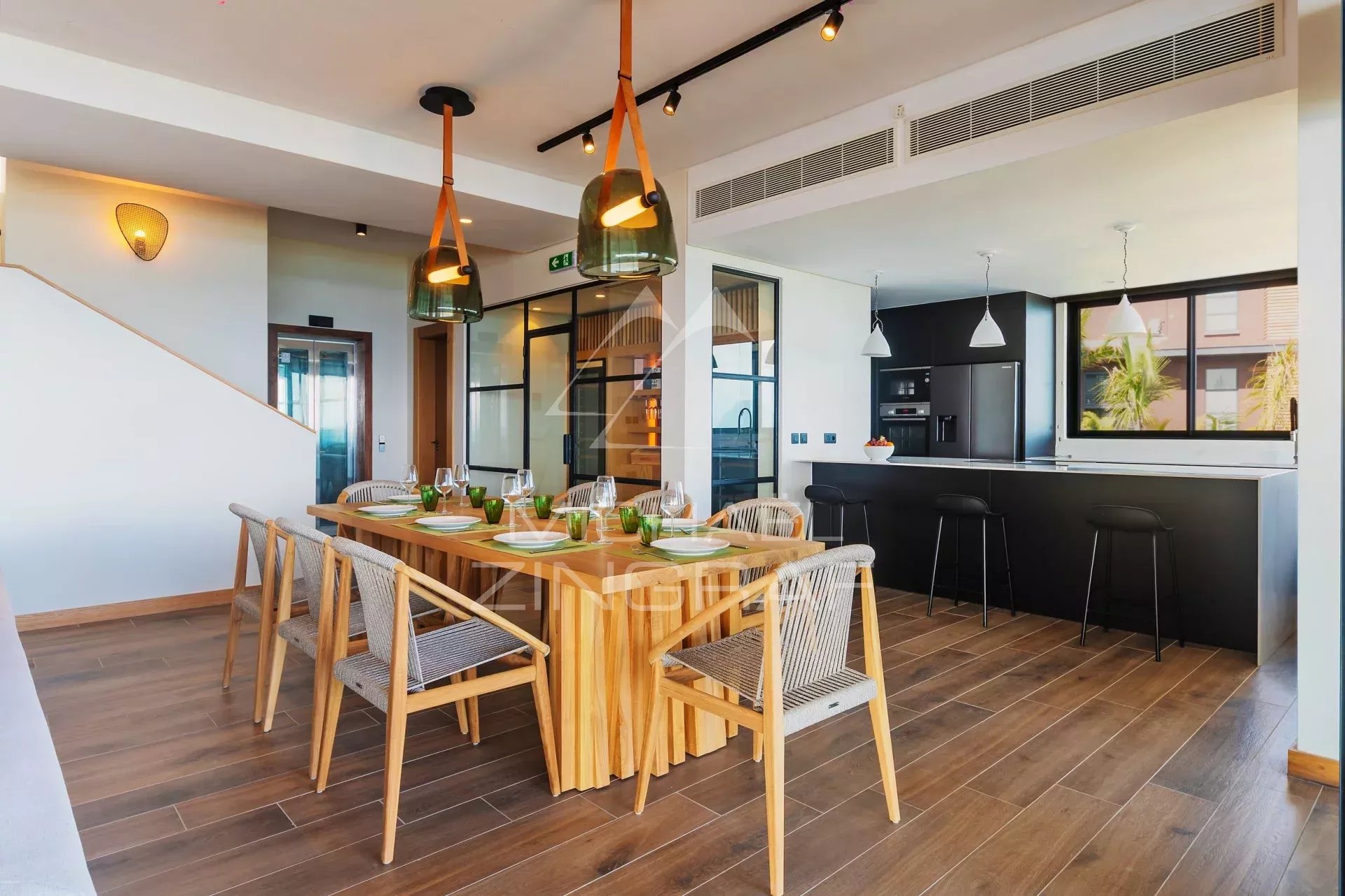 Puppen 5 -Bedroom Villa - Black Riviere