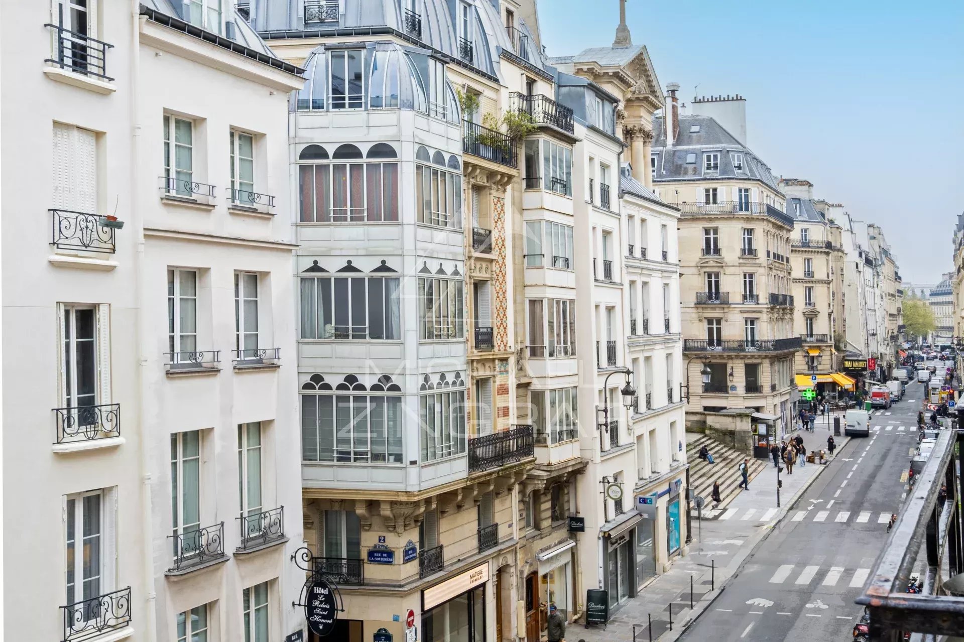 Exclusivité - Rue Saint Honoré - 2 pièces - Parfait état - Clim