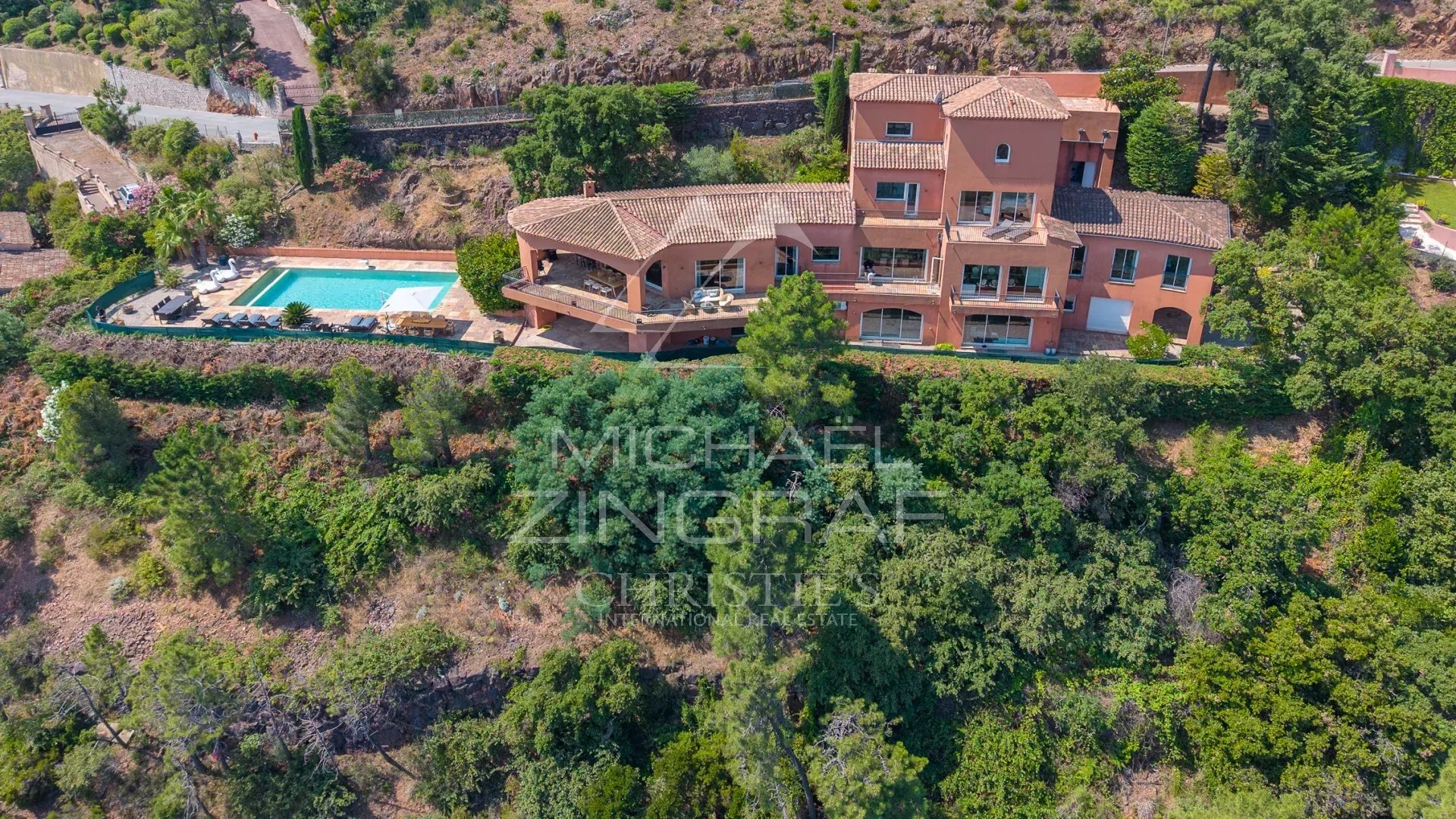 Close to Cannes - Family home
