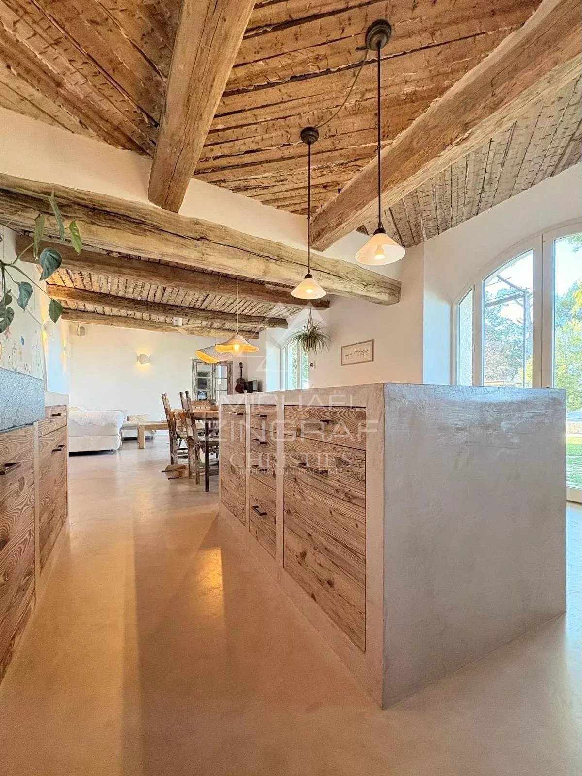 Provenzalische Lebensart am Fuße des Dorfes Fayence