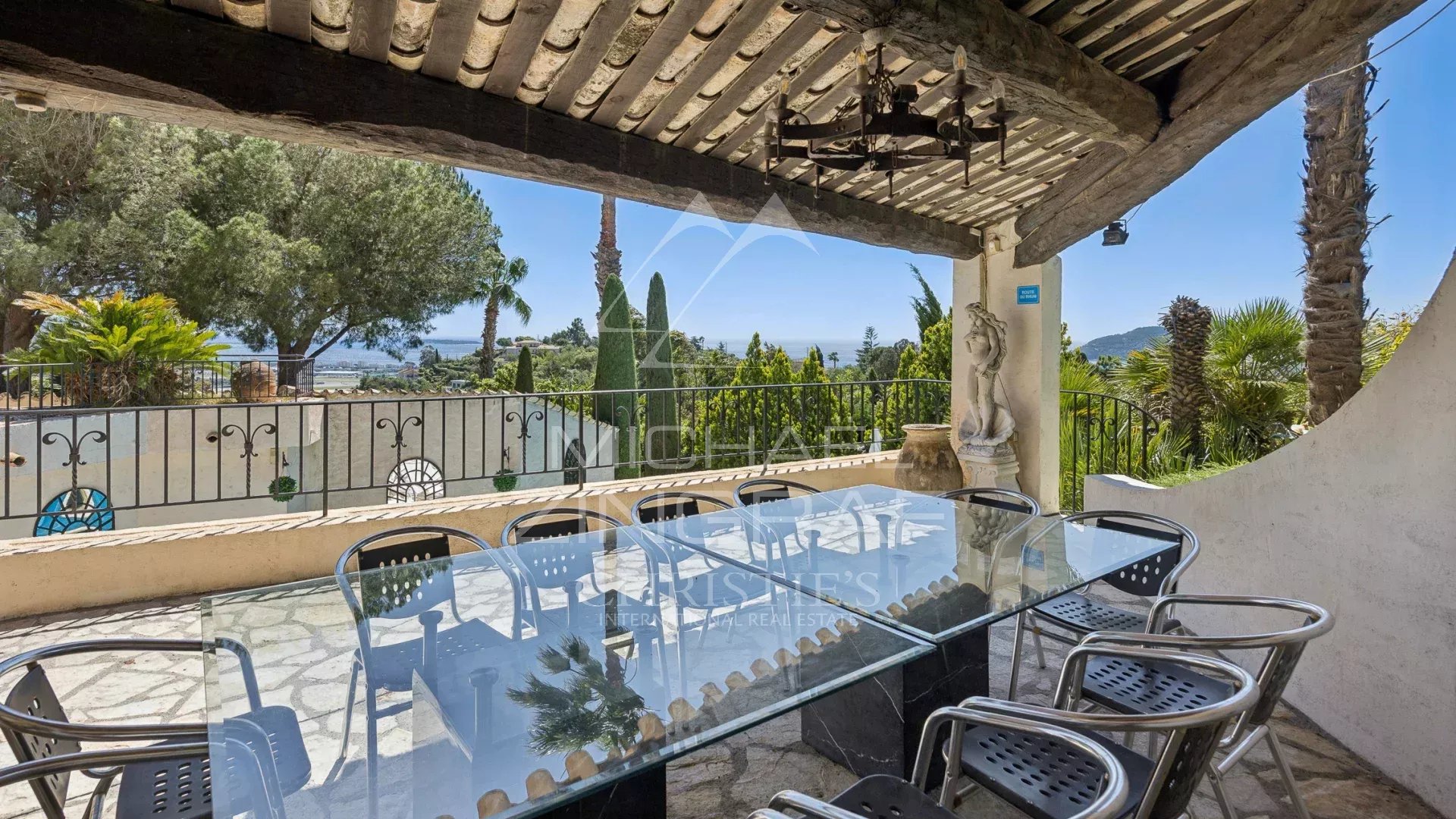 Proche Cannes – Mandelieu la Napoule – Propriété vue mer