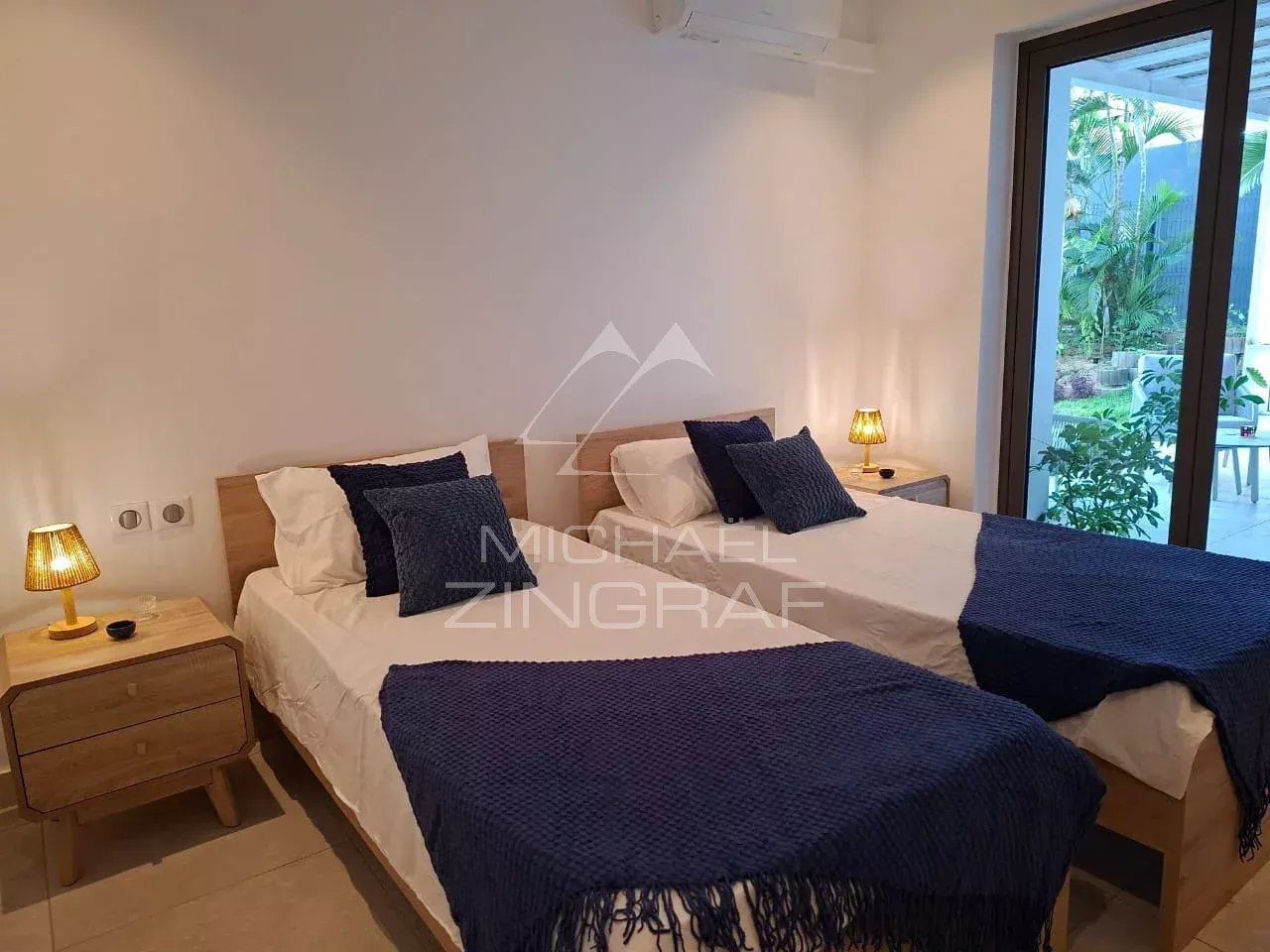 Beachfront Apartment with Panoramic Ocean Views – Pointe aux Canonniers